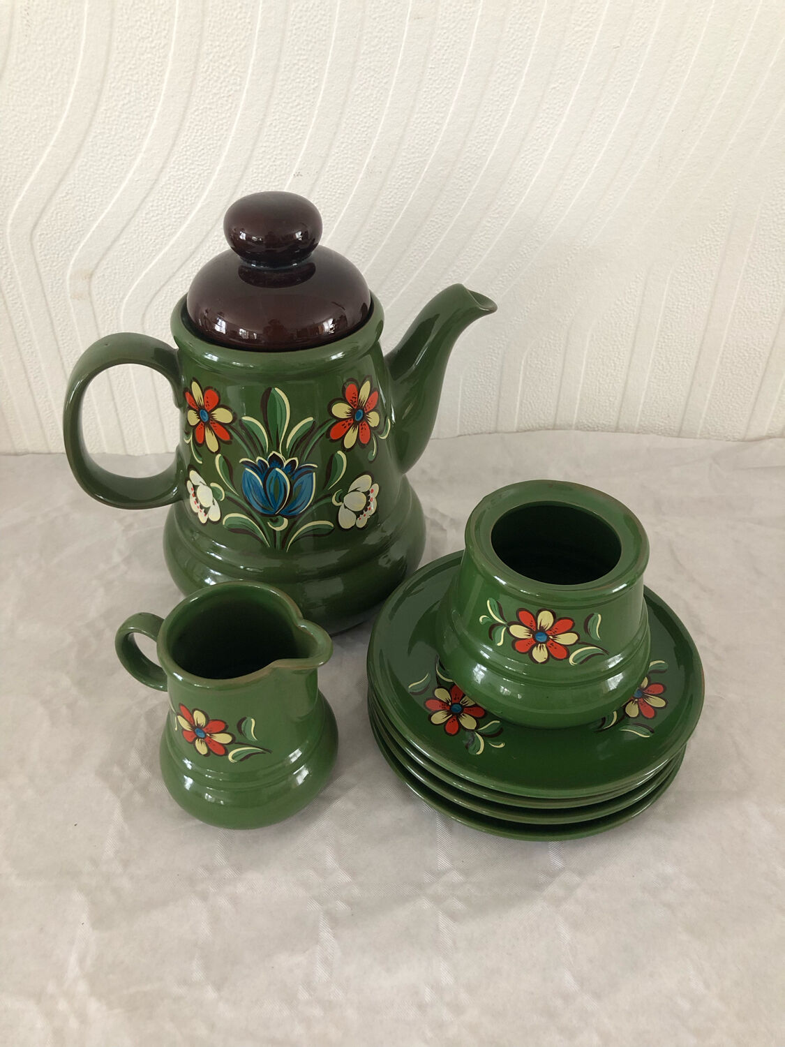 Set with coffee maker sugar milk pot and vintage Winterling plates
