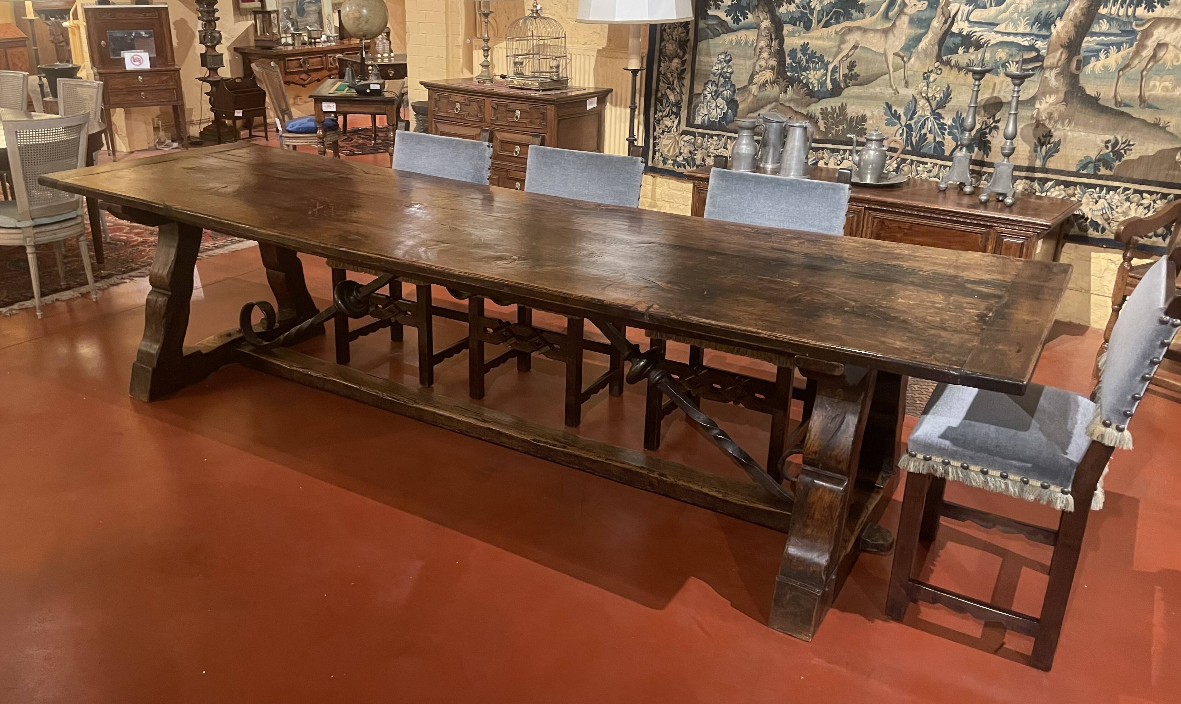Impressive Spanish monastery table in oak, medieval style, 3m².
