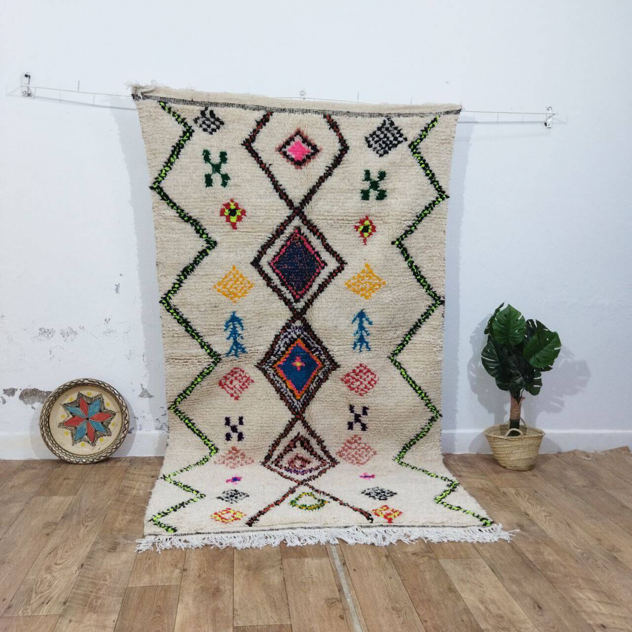 Azilal Berber rug in handmade wool 250 X 140 CM