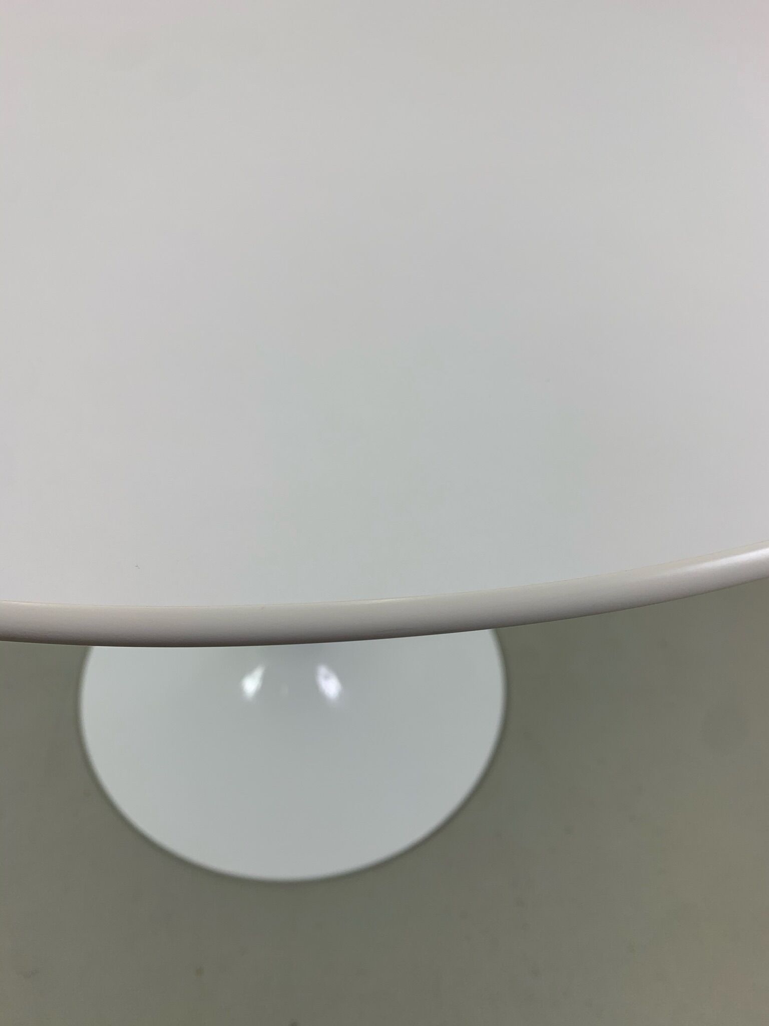 Eero Saarinen Tulip Dining Table white