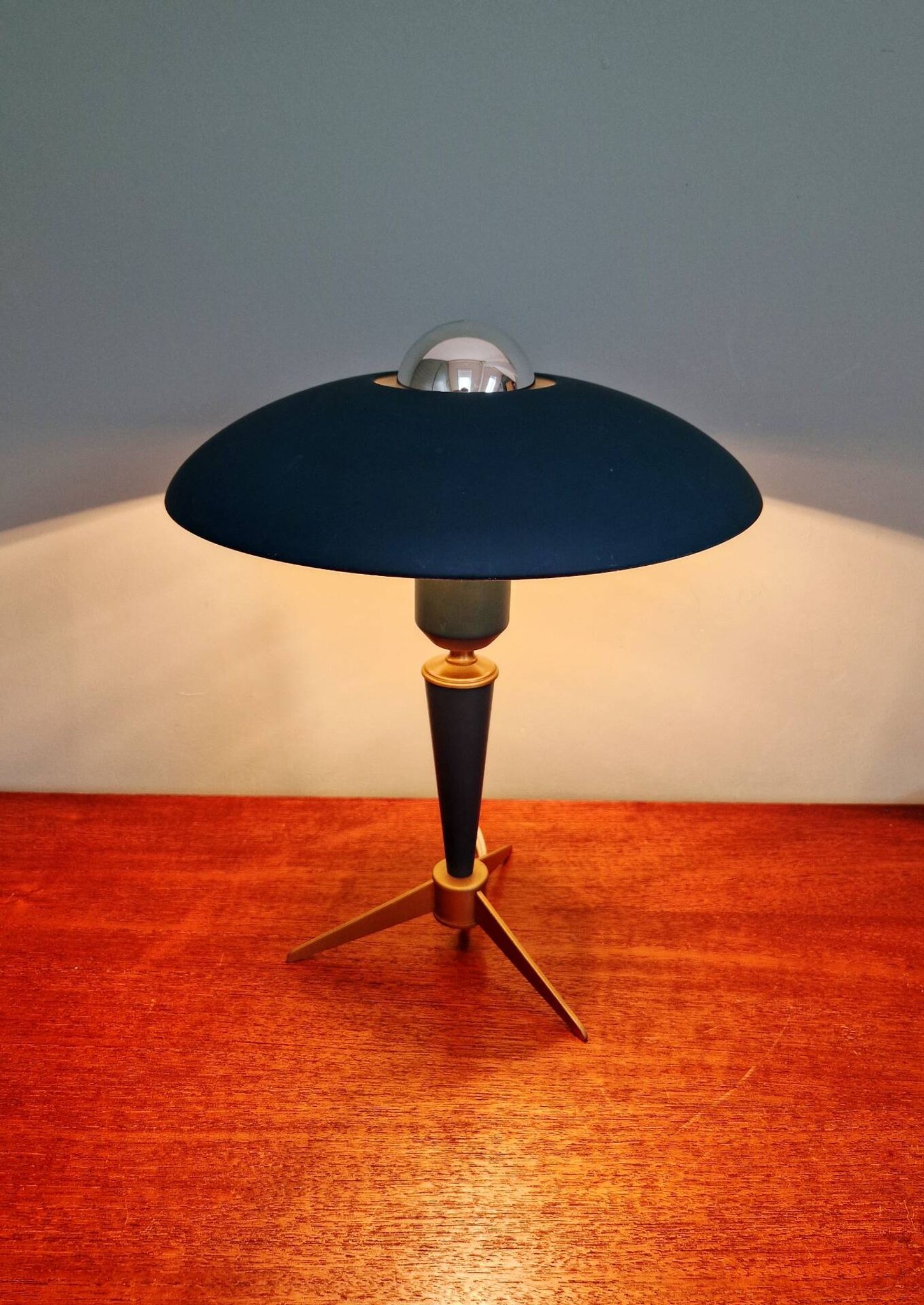 Lampe tripode Philips, modèle Bijou, design Louis Kalff, 1950