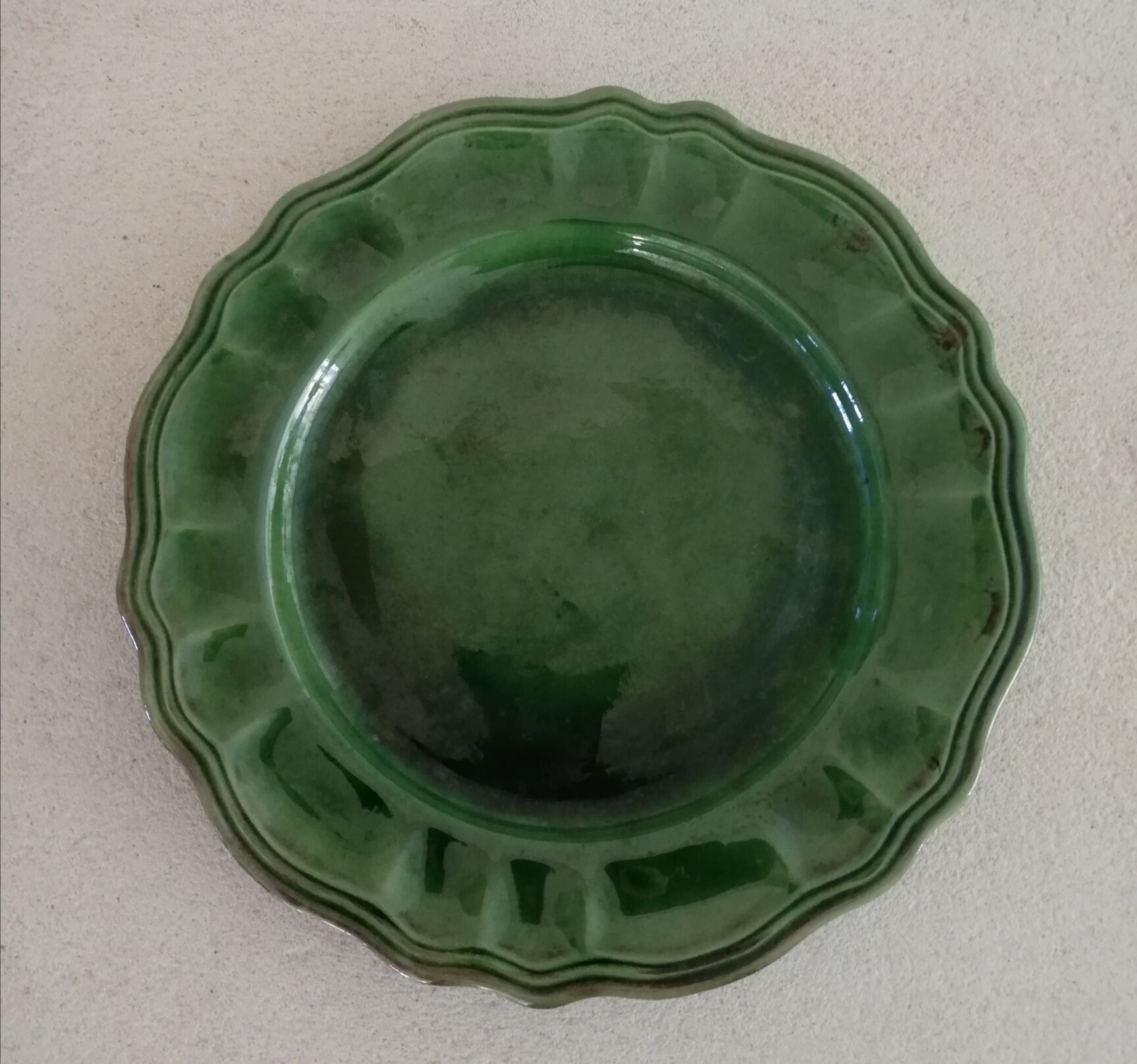 Glazed plate Sampigny-les-Maranges