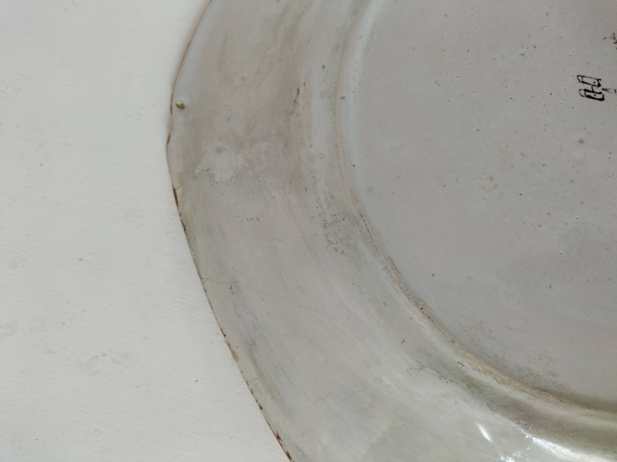 Assiette ancienne en faïence vieux Nevers fin 19ème