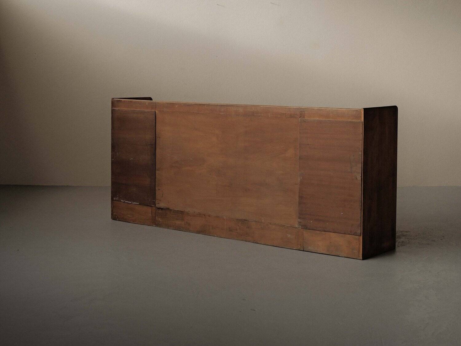 Meuble d’atelier en pin – Travail français des années 1970