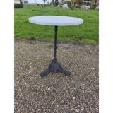 Bistro table in cast iron and white marble from 1900