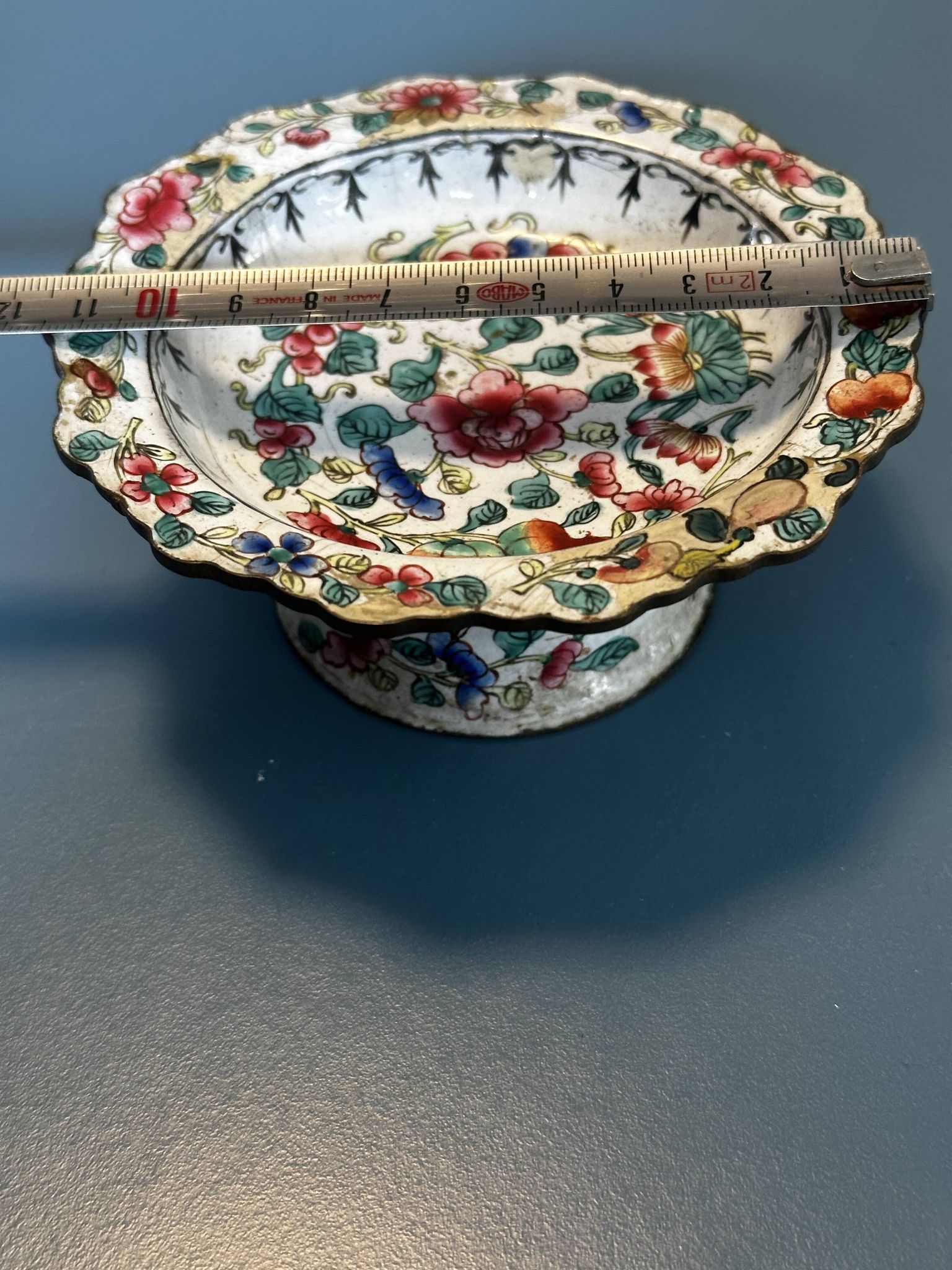 Pair of footed bowls in Canton enamel – China – floral decoration – F