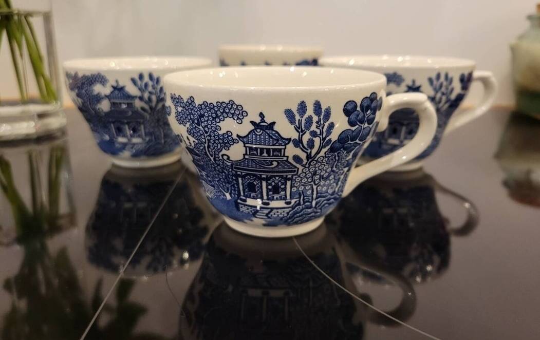 4 English porcelain cups