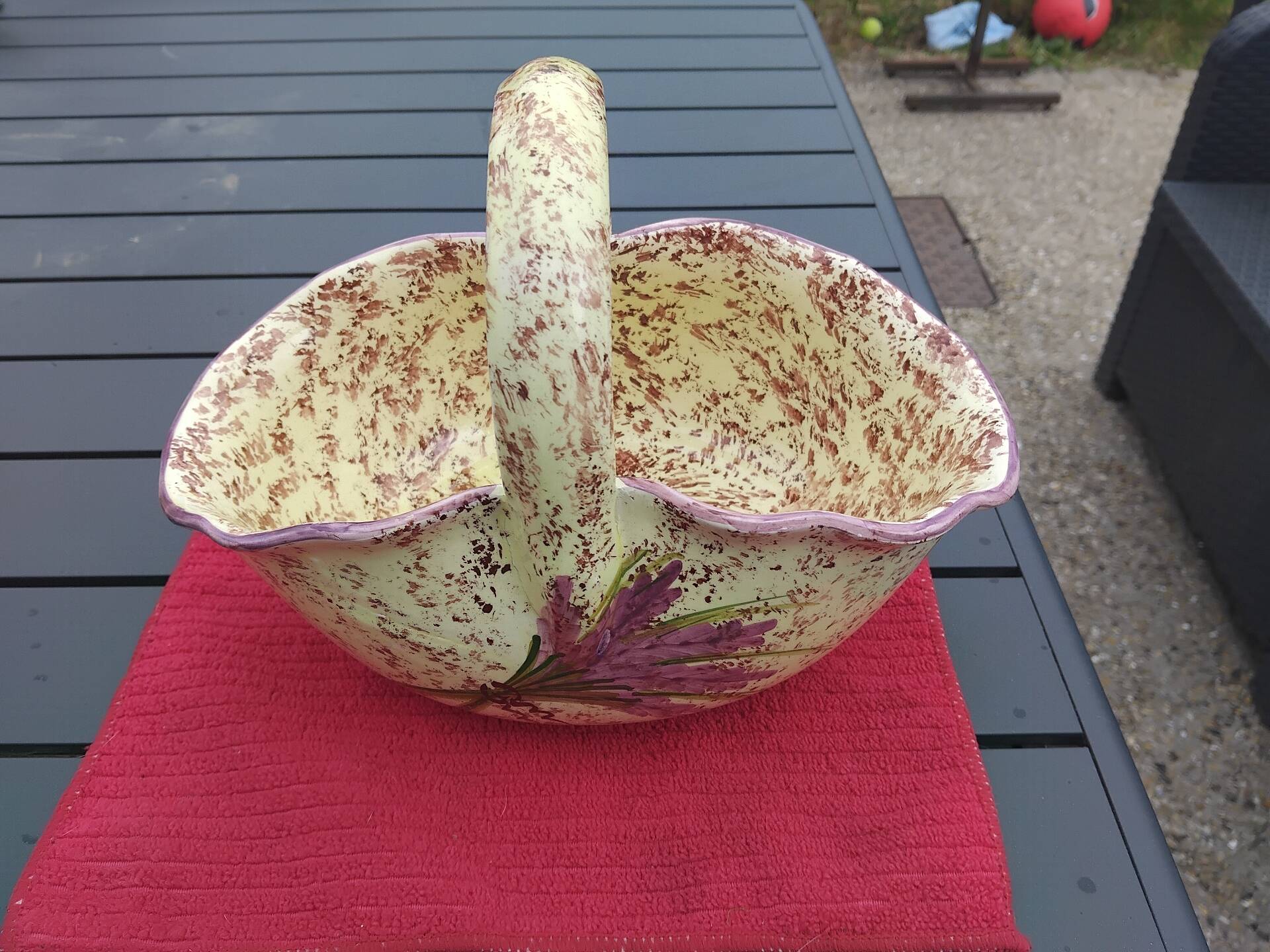 Provençal ceramic basket