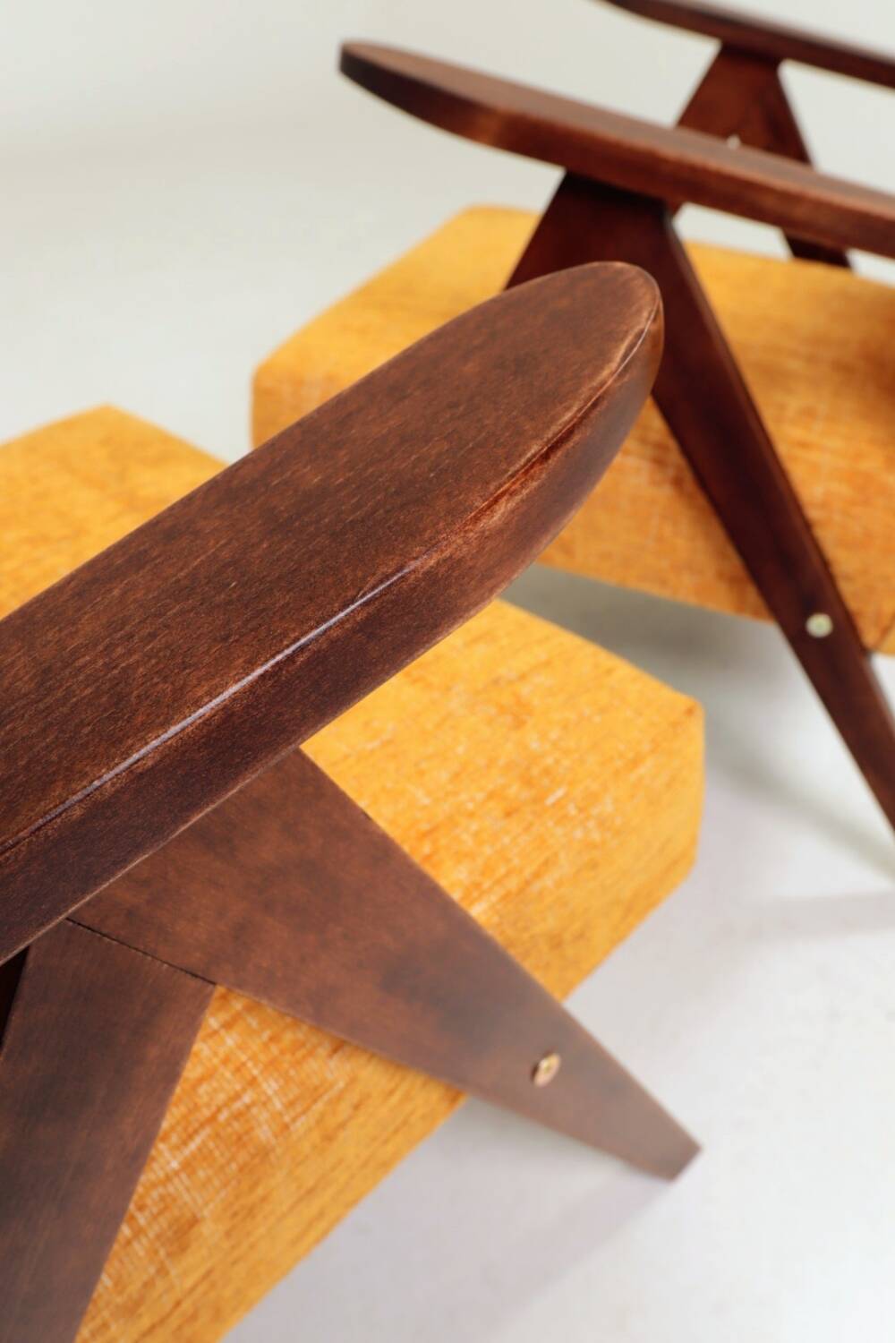Pair de fauteuils vintage tissu orange l'année 1980