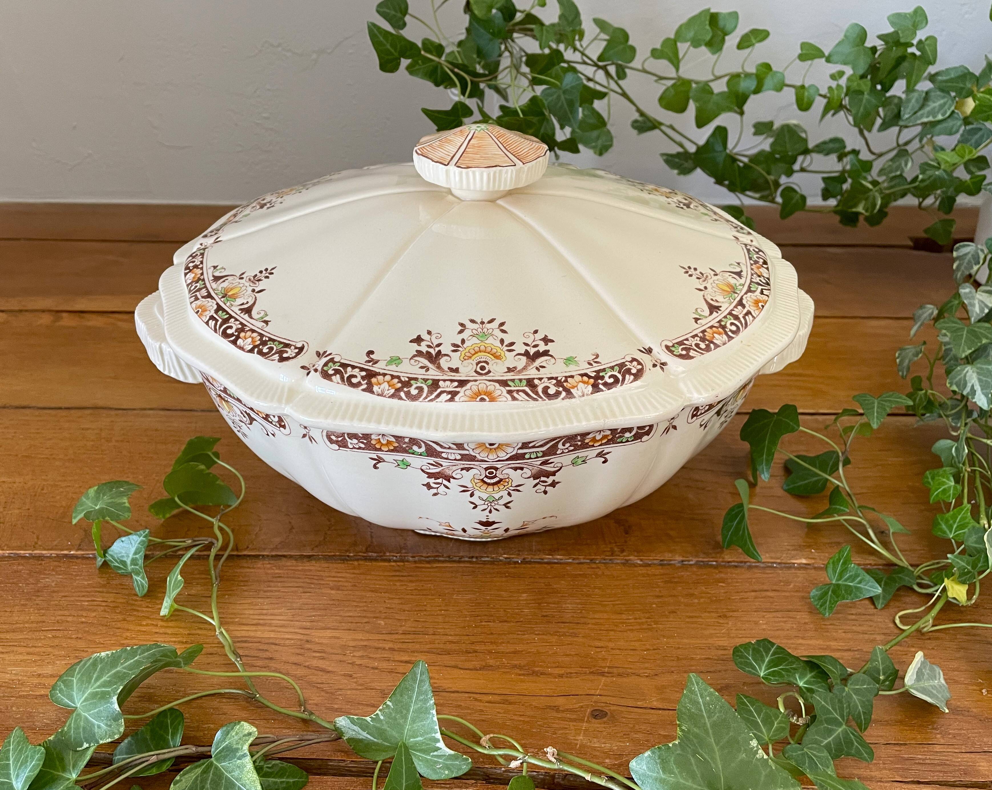 Large antique soup tureen in Longchamp earthenware.