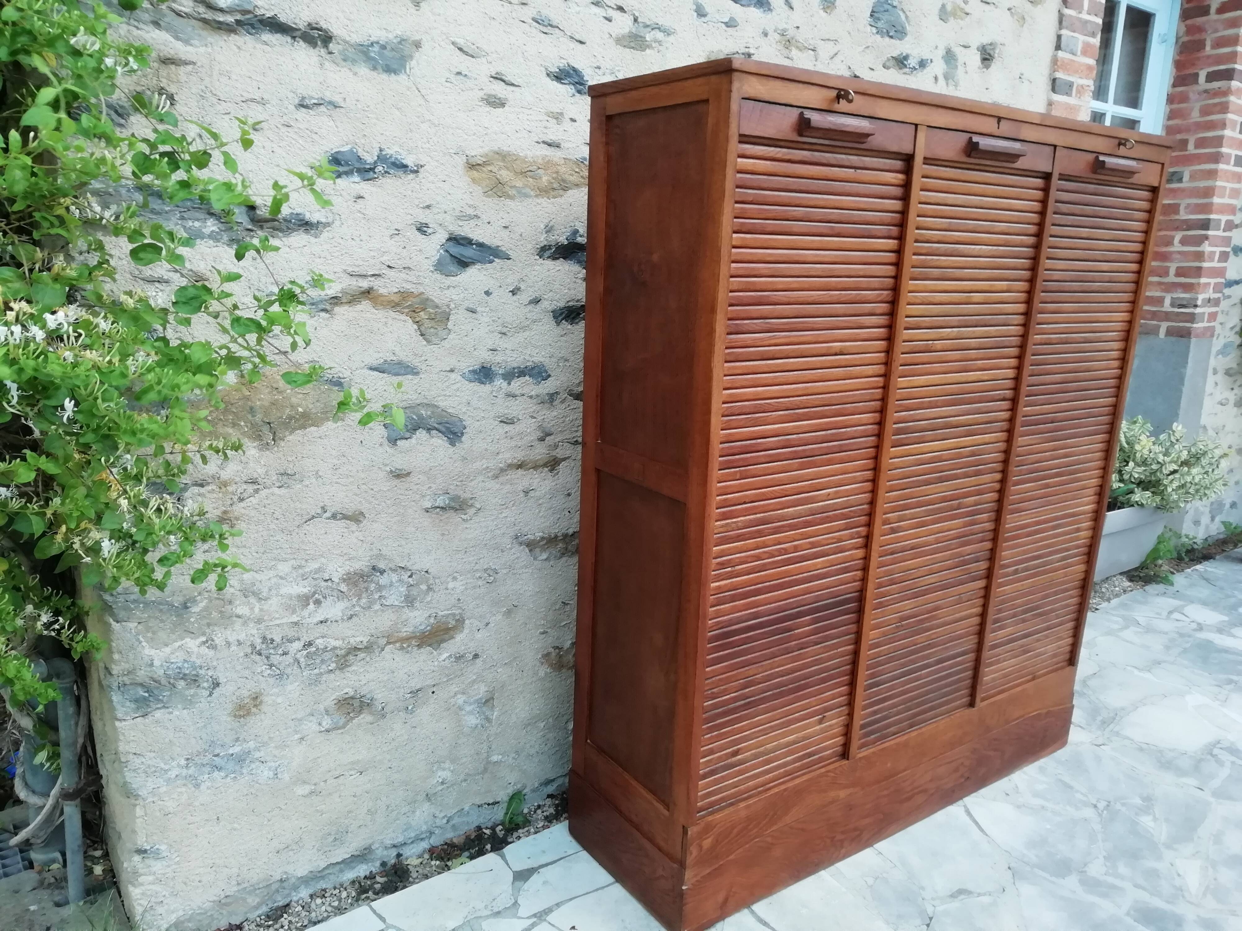 Curtain clssor 3 doors