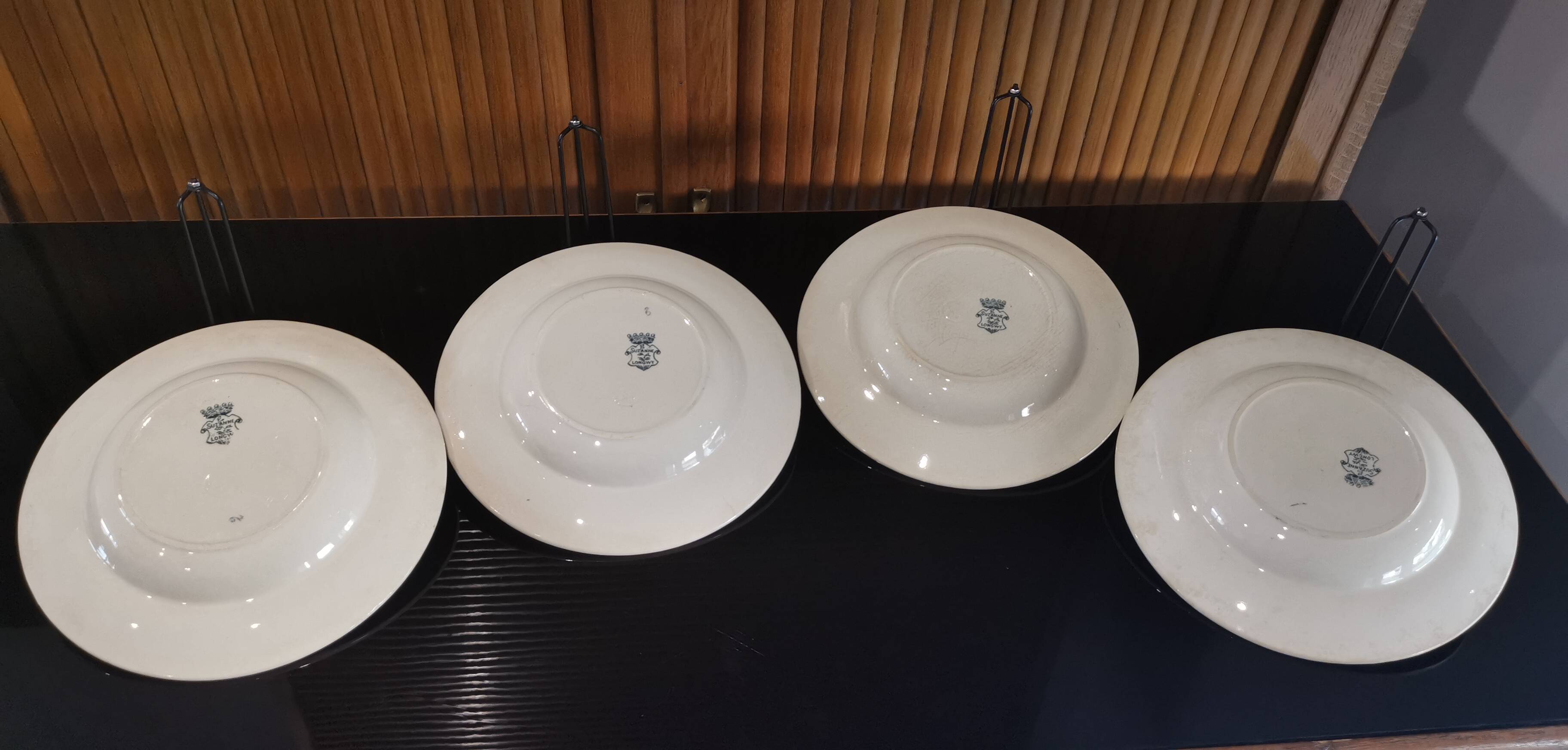 4 assiettes creuses en Terre de Fer Longwy modèle "Suzanne"