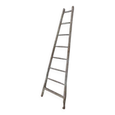 Painter's ladder, towel rack