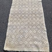 Persian rug in knotted wool beige flower 170x90