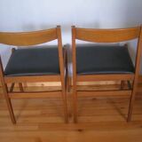 Set of 4 wooden chairs