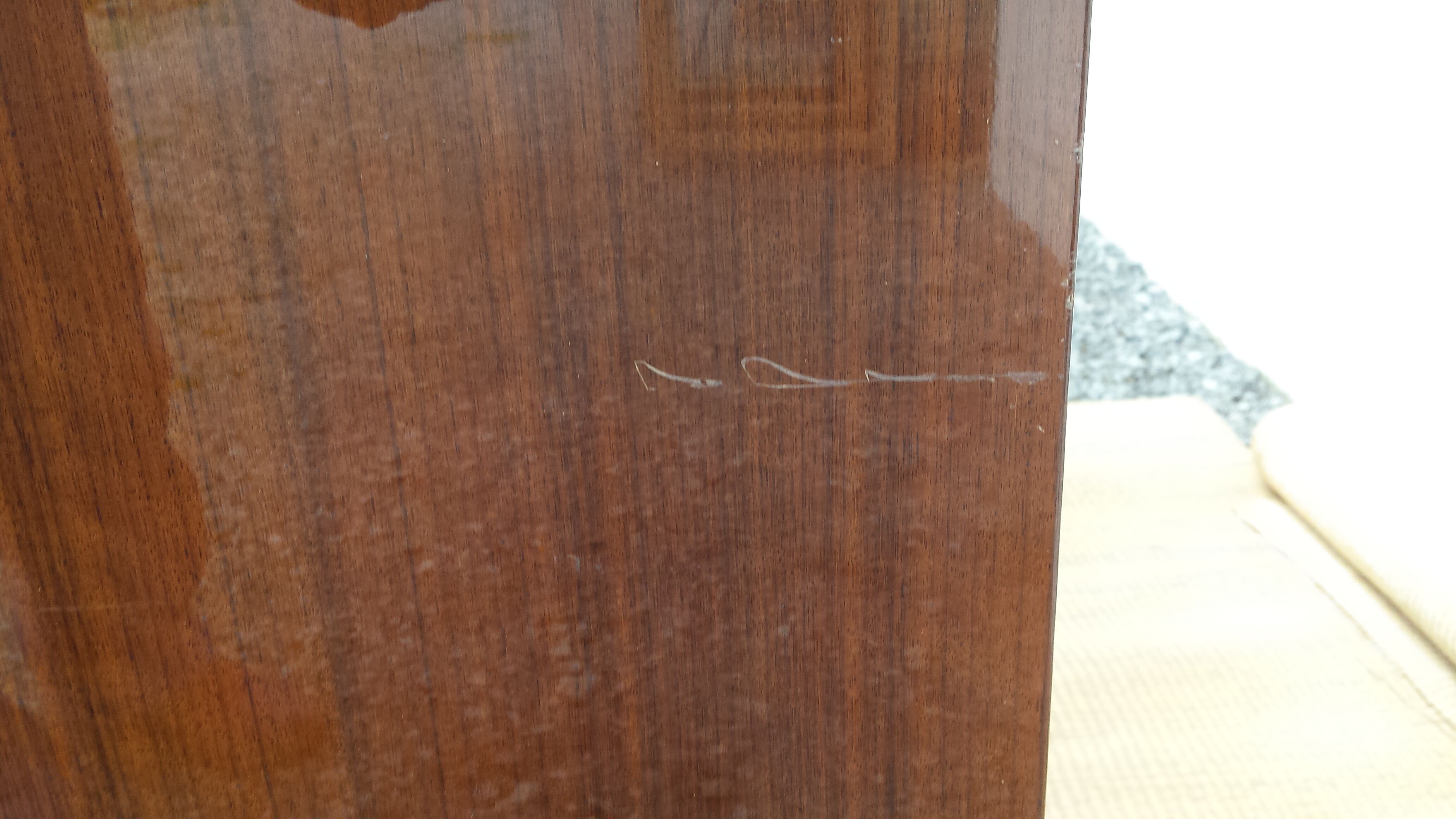 Chest of drawers vintage spindle feet