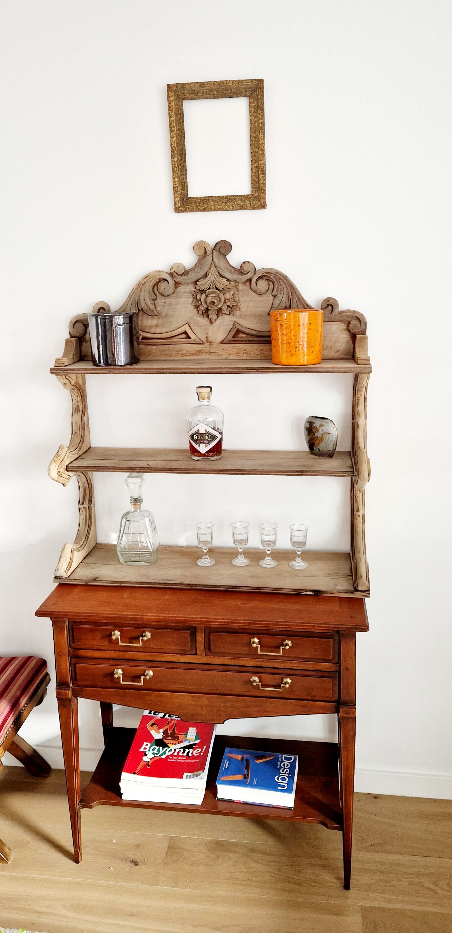 Carved 1900s wall or table shelf