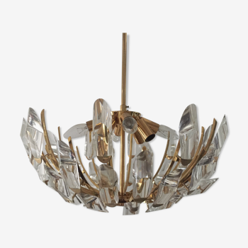 Chandlier with simplistic crystal glass elements