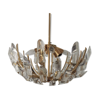Chandlier with simplistic crystal glass elements