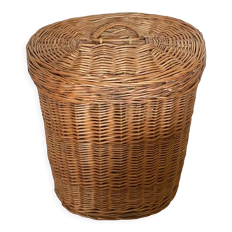 Laundry wicker basket