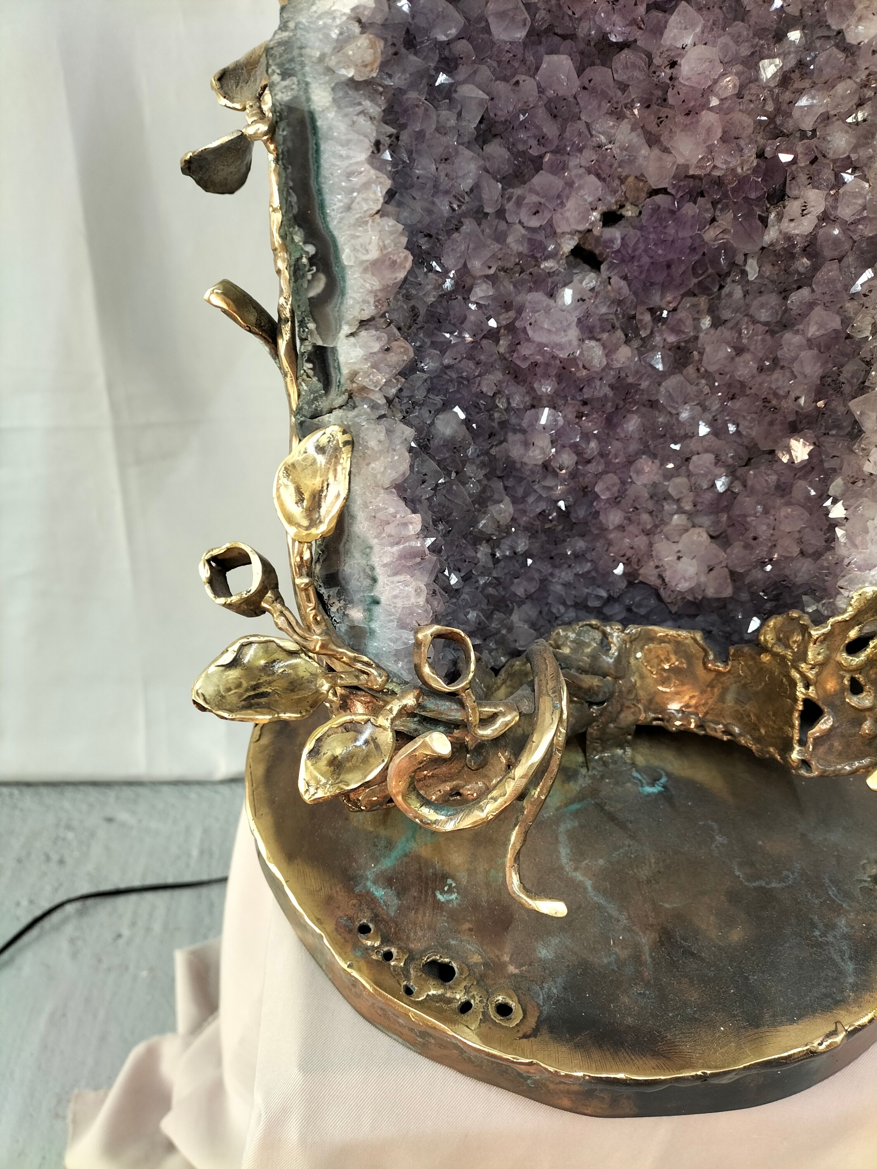 Contemporary sculpture lamp