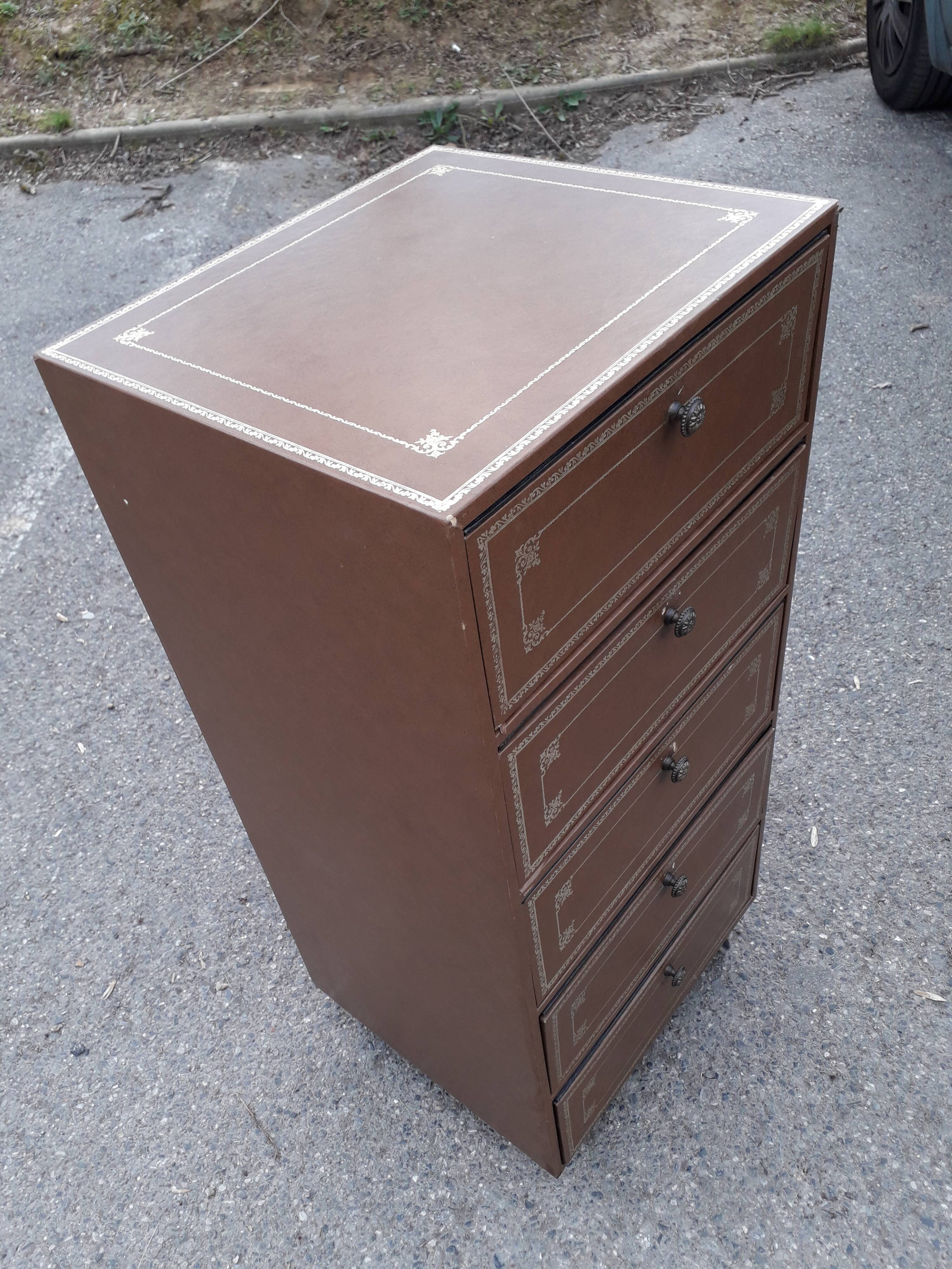 Leather cardboard boxer