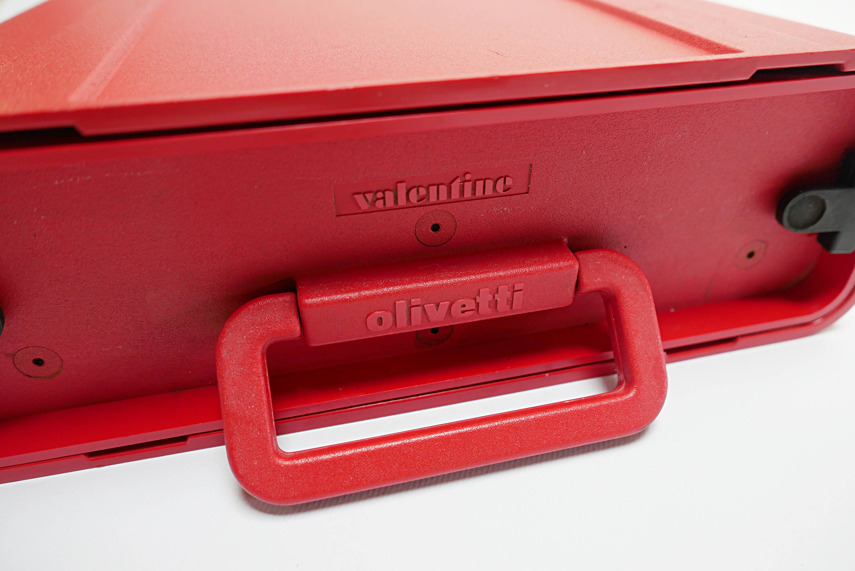 ETTORE SOTTSASS AND PERRY KING Typewriter Valentine Olivetti 1970 1980 came