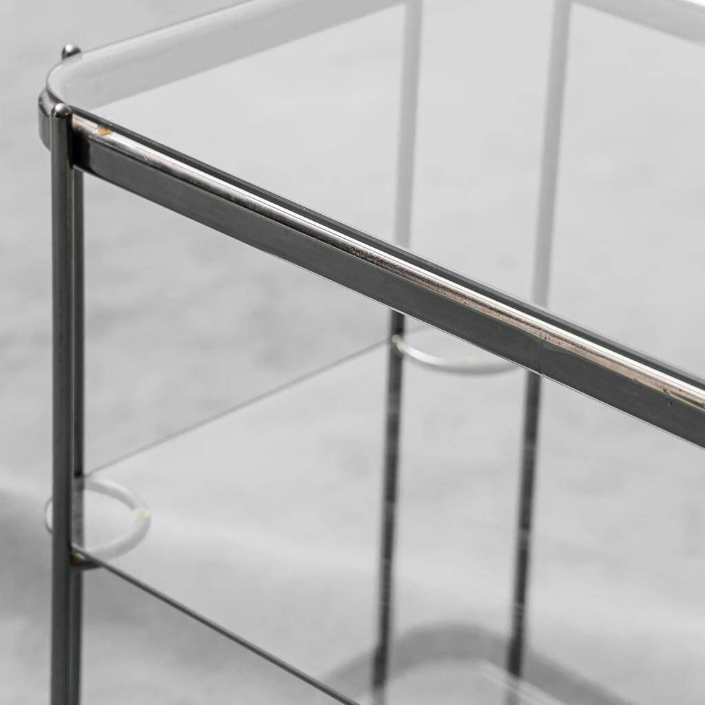 Carrello in metallo con ripiani in vetro anni ’60 vintage modernariato