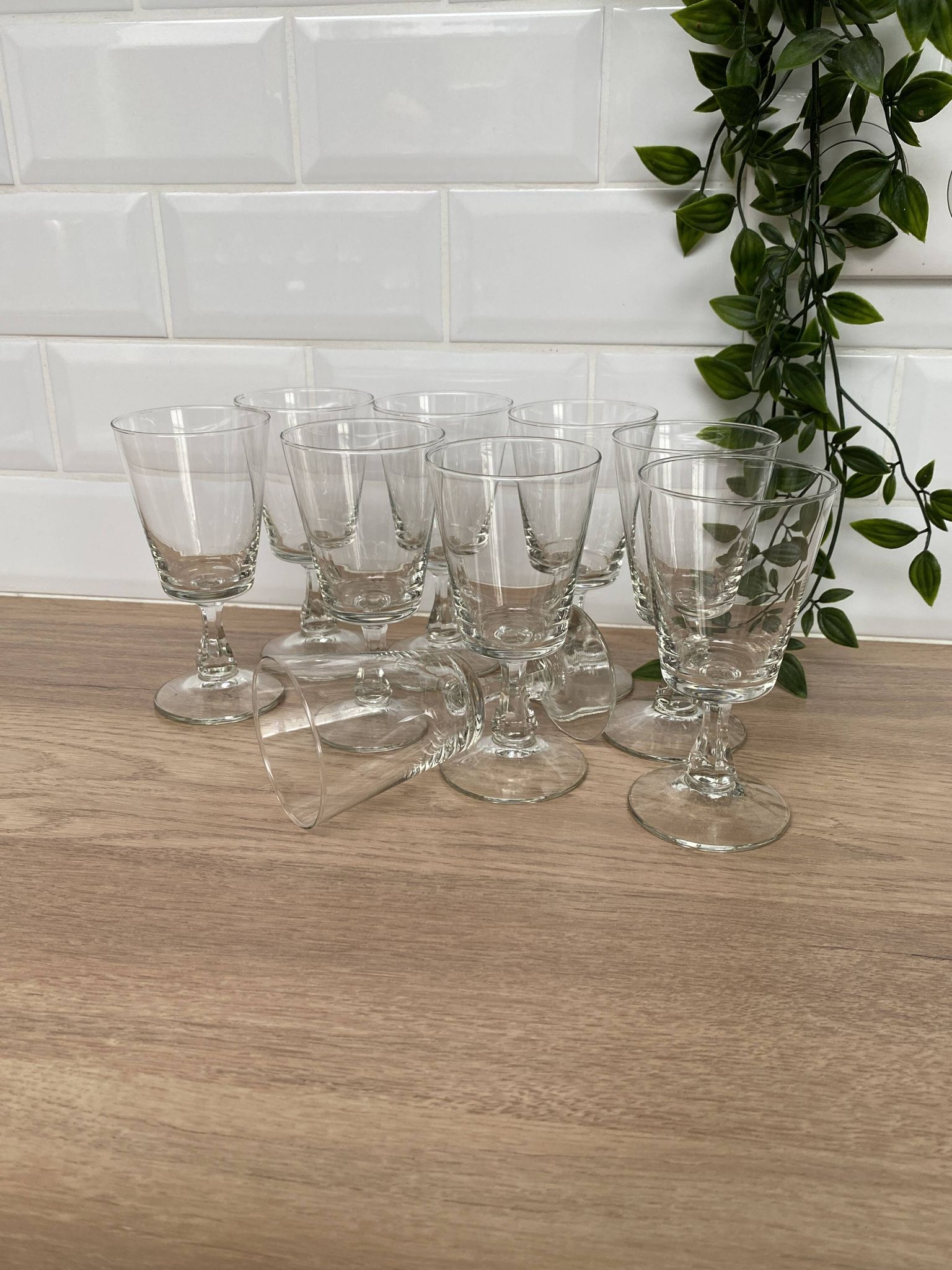 Set of 9 white wine glasses