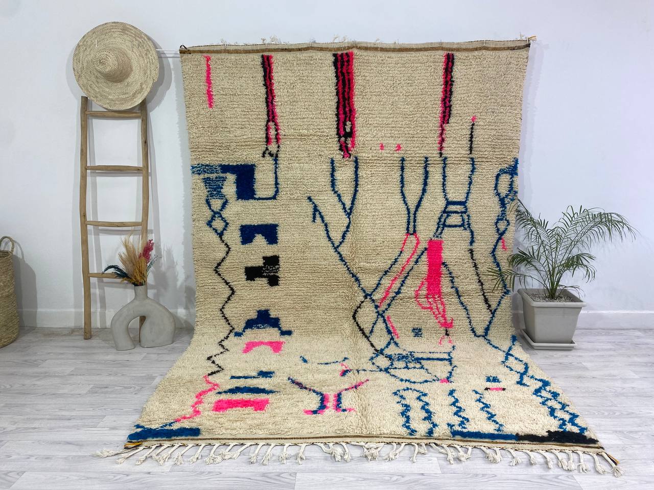 Handcrafted Moroccan Berber rug 200 x 285 CM