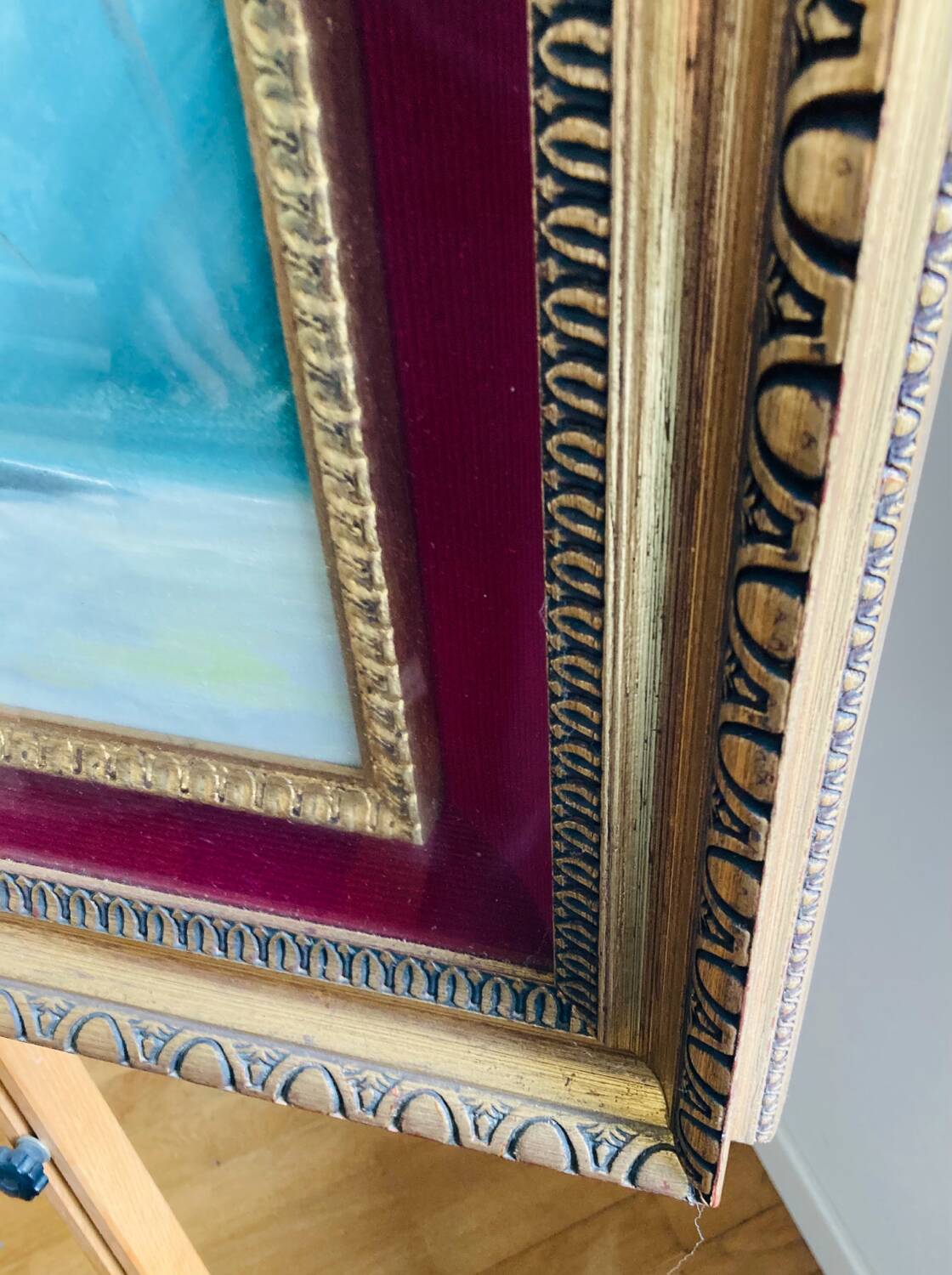 Large HST painting depicting a floral bouquet signed Lina Pont (?)