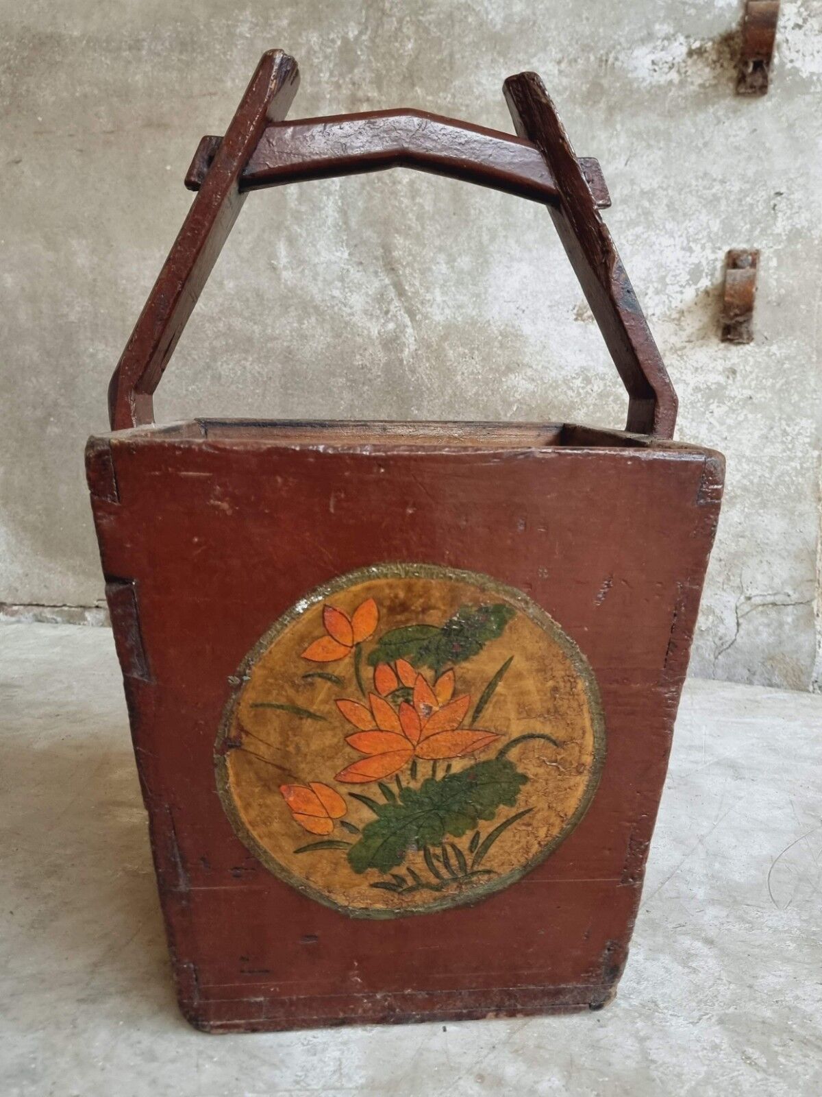 Wooden rice bucket