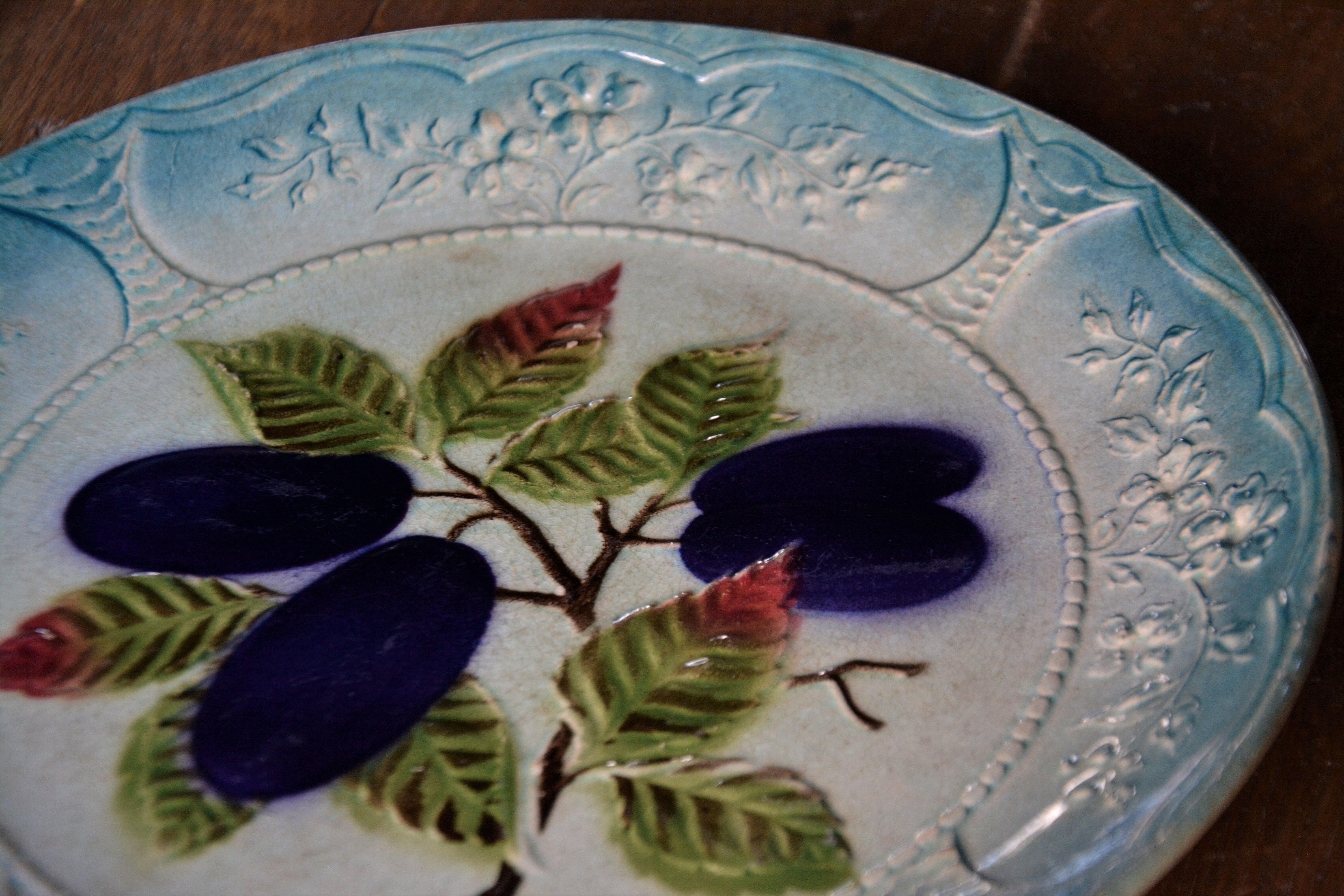 Round dish Iron Earth plum décor
