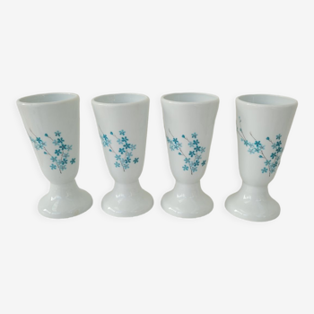 4 mazagrans en porcelaine Lourioux à décor de fleurs de myosotis