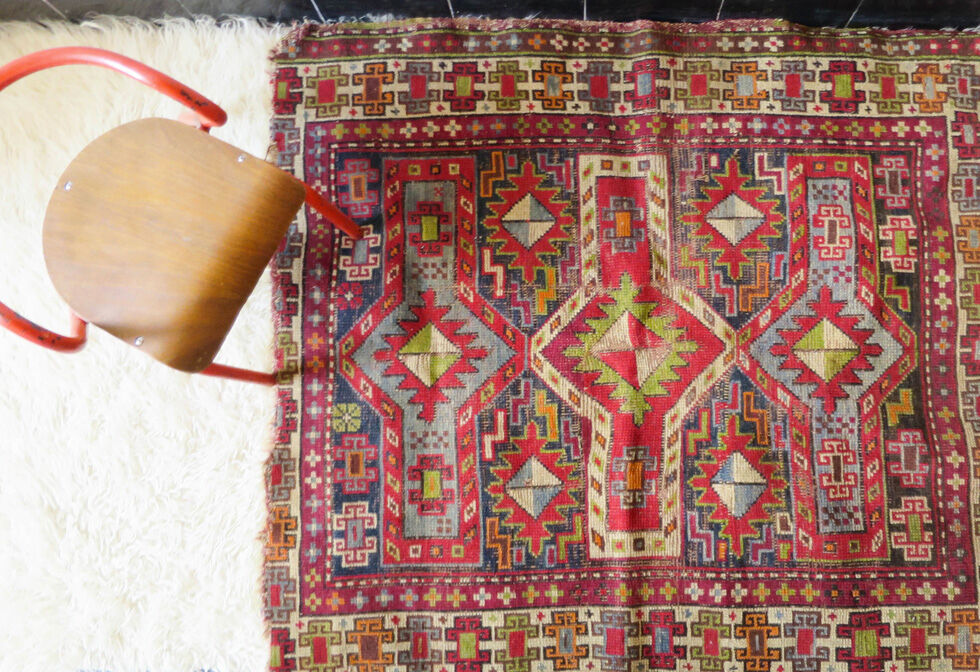 Oriental square carpet 105x110cm