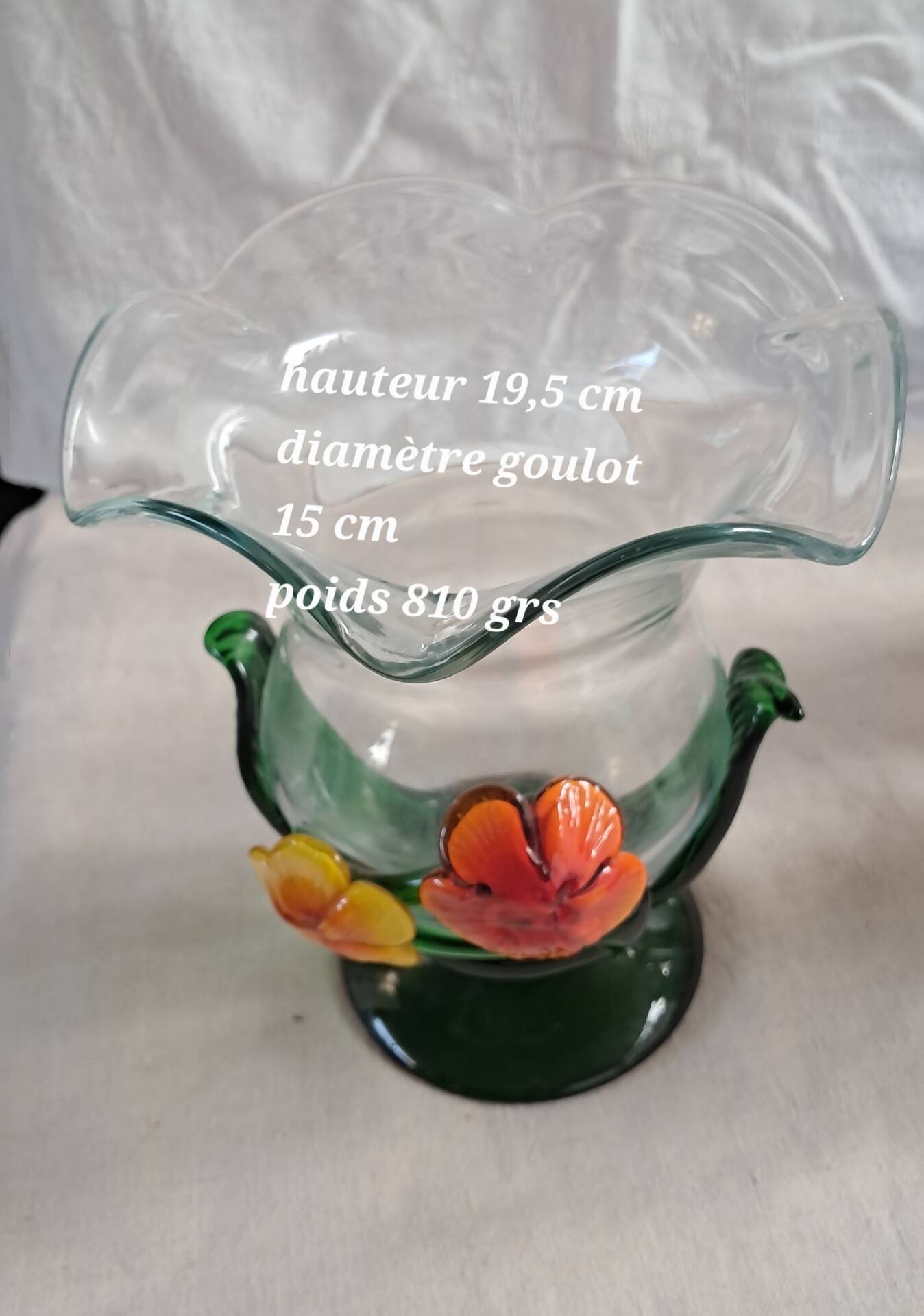 Vintage corolla vase in blown glass with applied flowers – Mura style