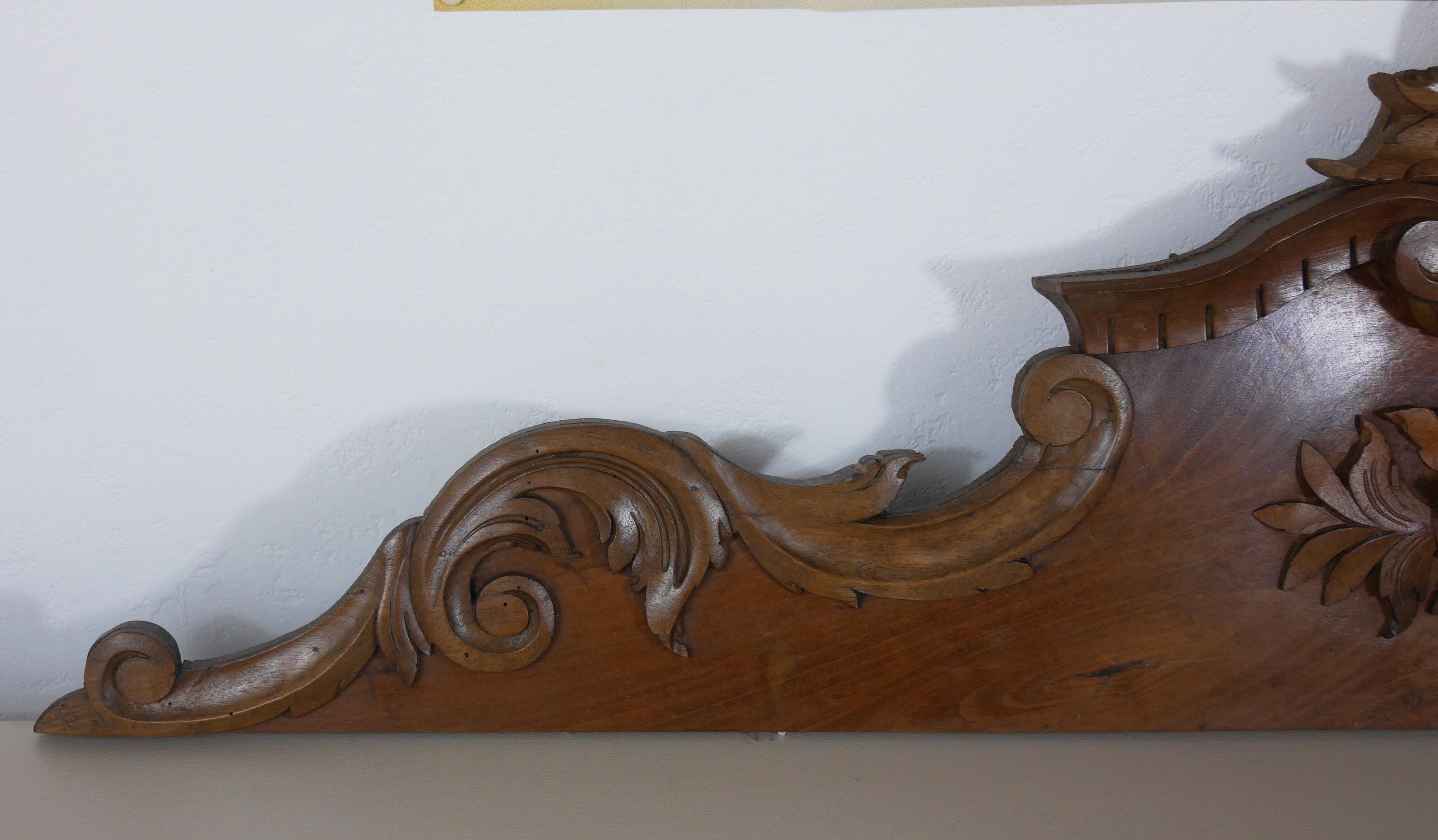 Old walnut pediment 124 cm