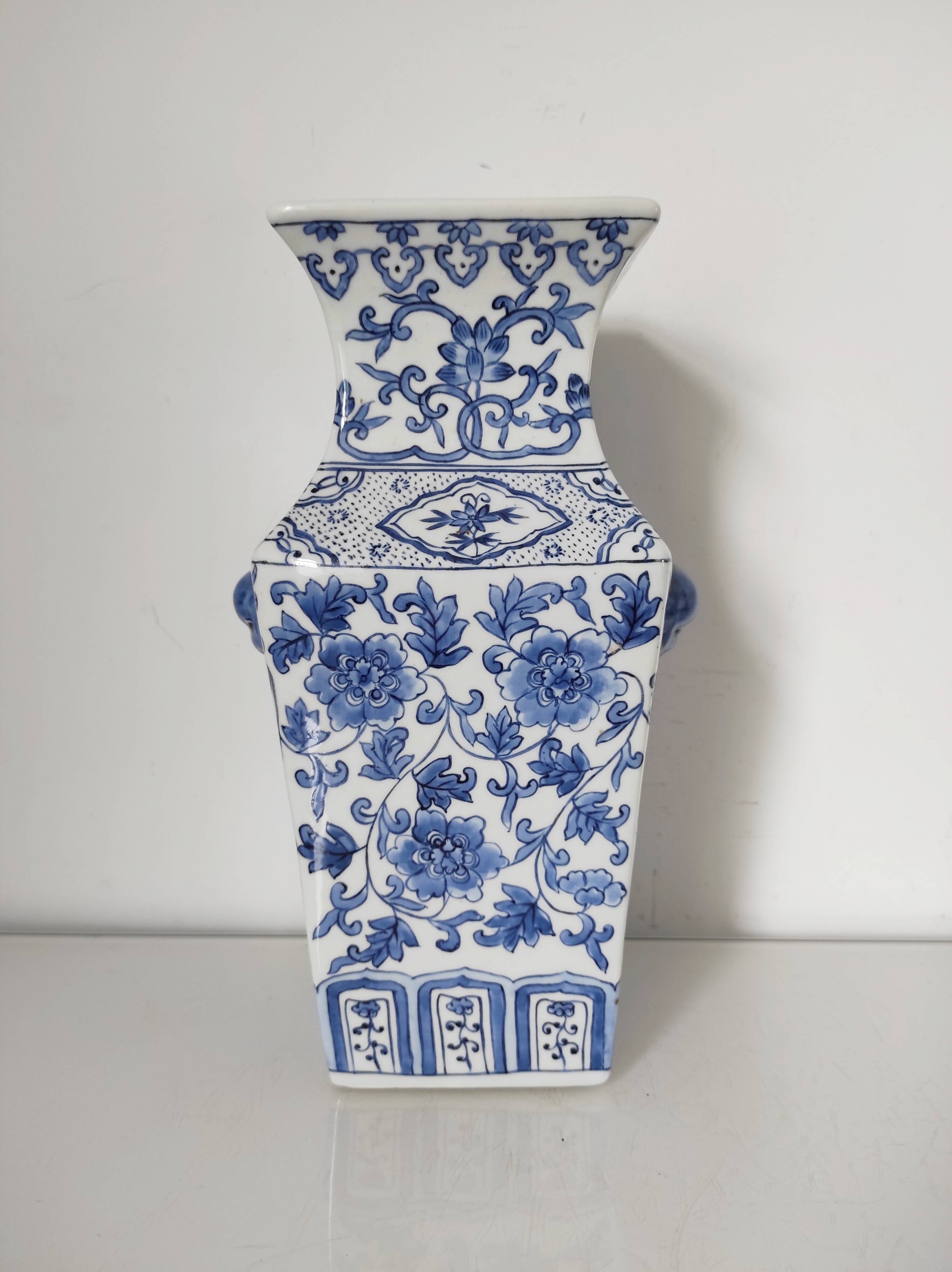 Recent hand-painted Chinese vase