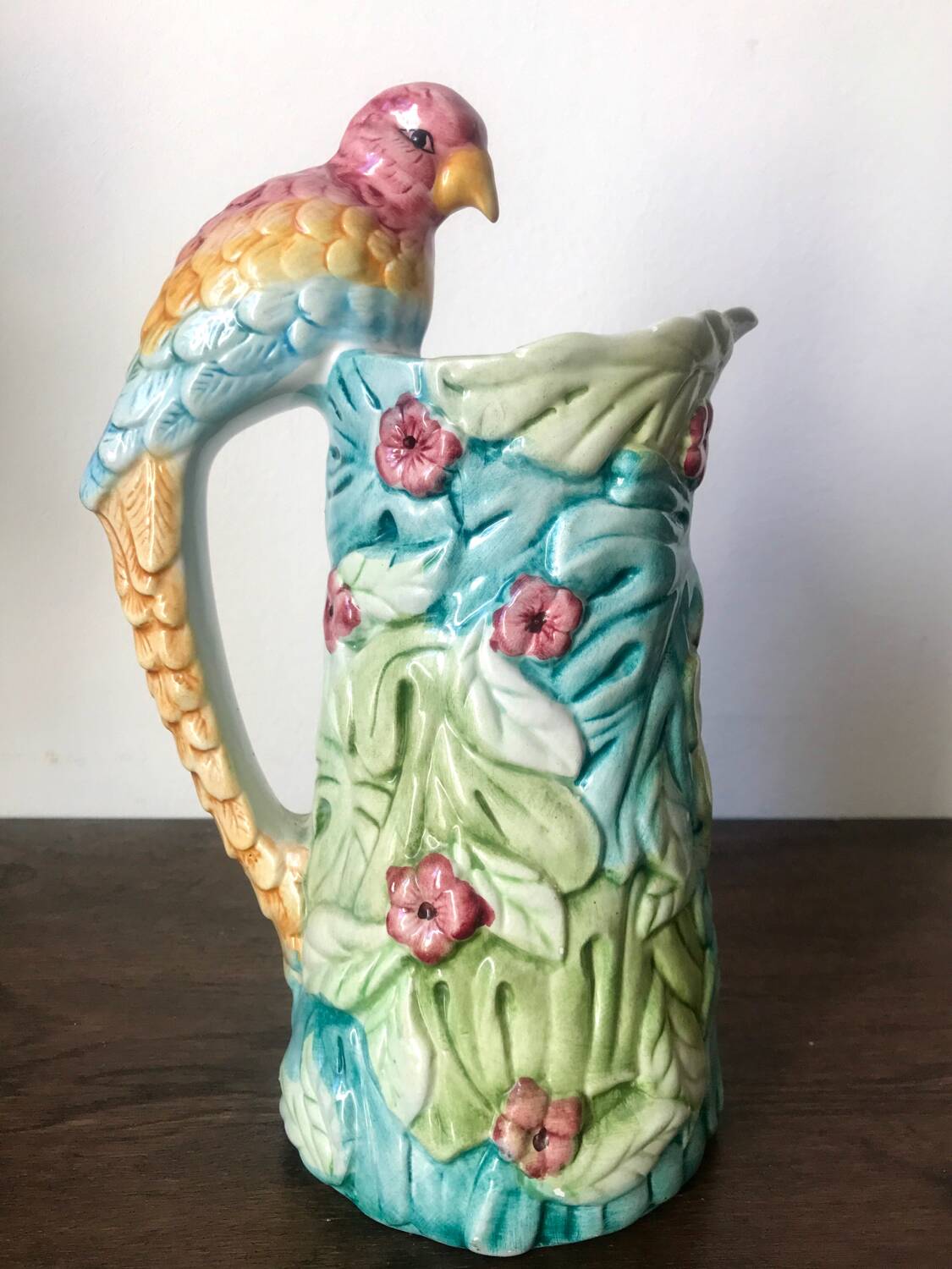 Parakeet pitcher in slip