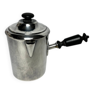 Tableware, marabout milk jug in silver-plated metal and wood from the early 20th century.