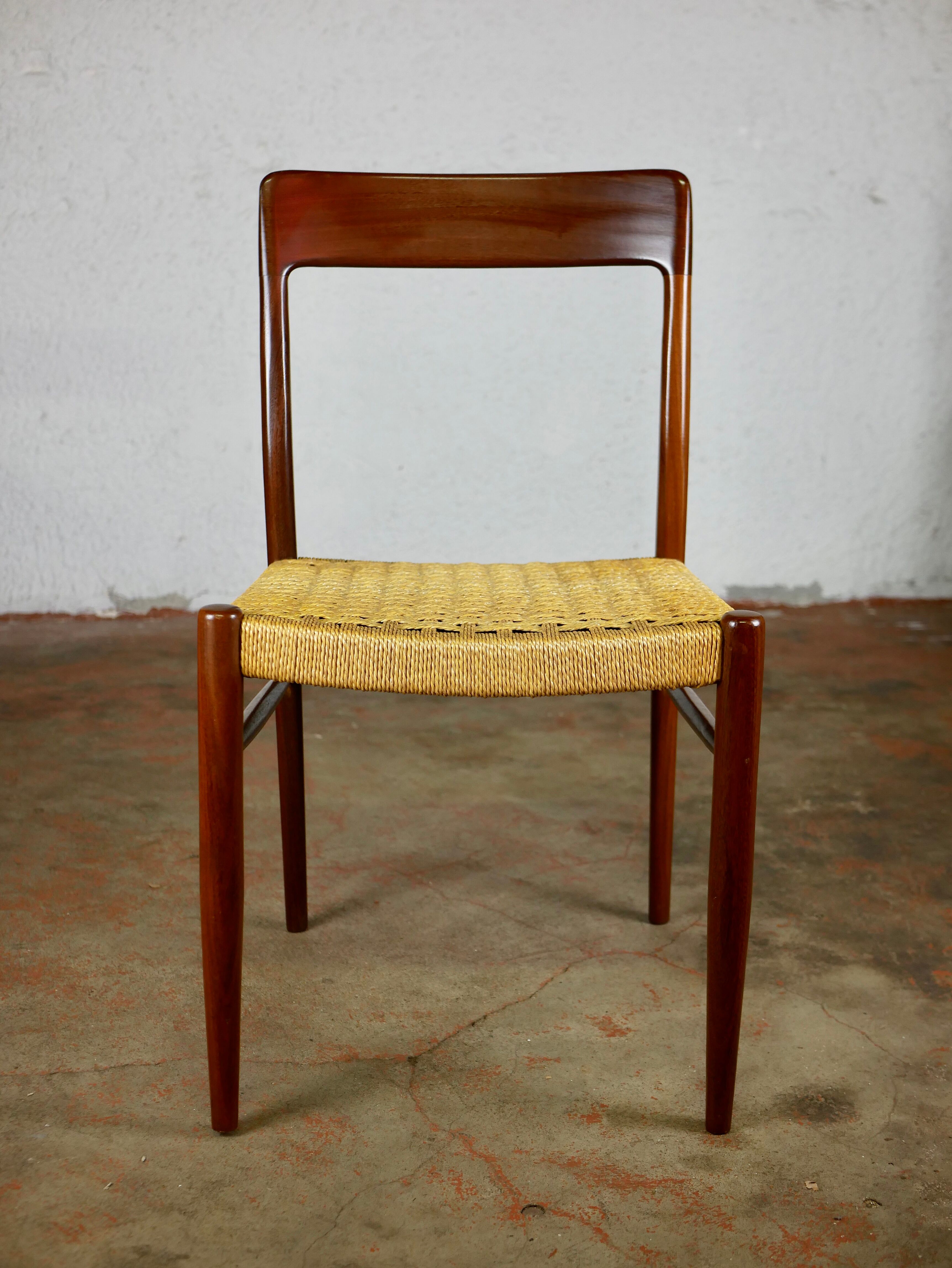 Suite de 6 chaises scandinaves en corde et teck