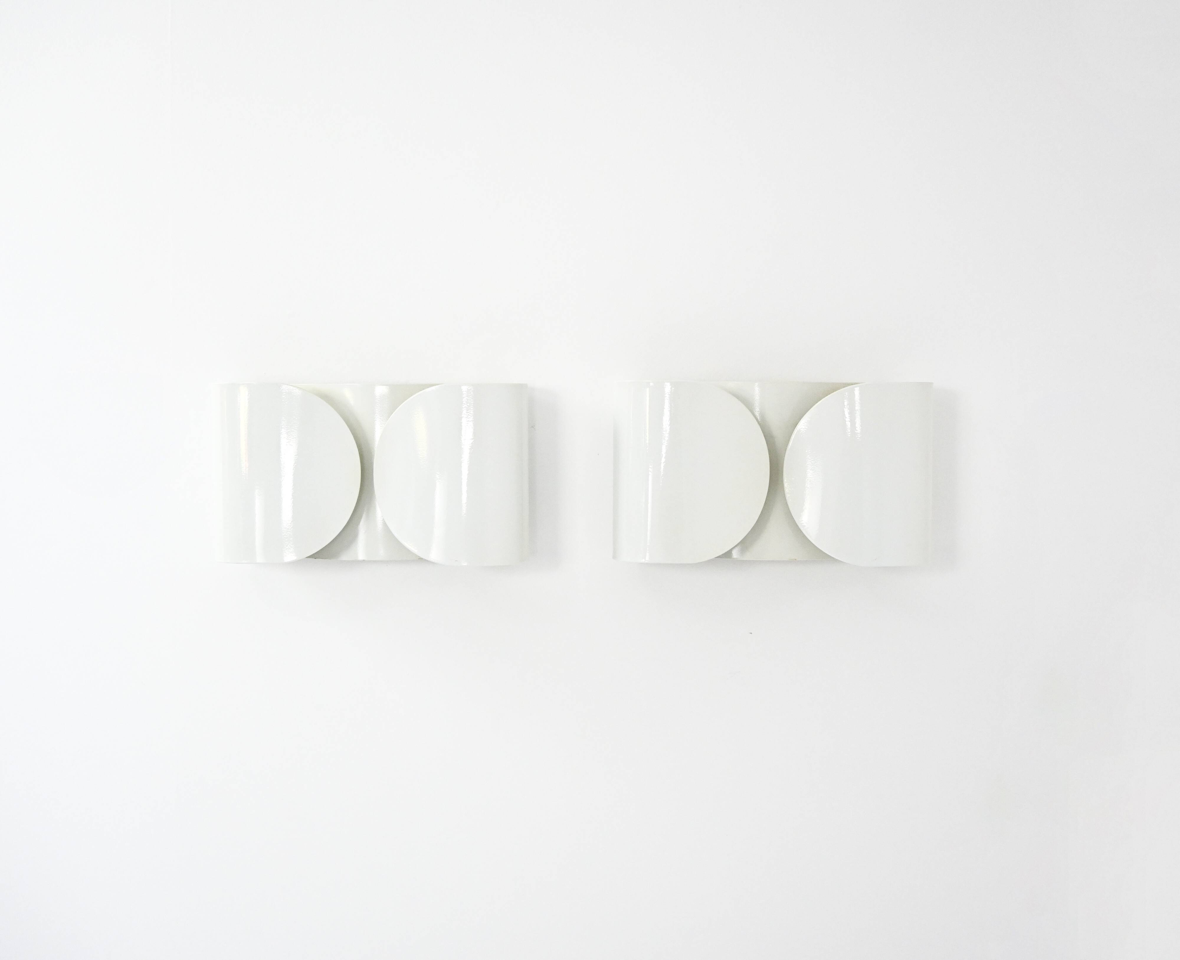 White "Foglio" wall lights by Tobia & Afra Scarpa for Flos, 1960s.