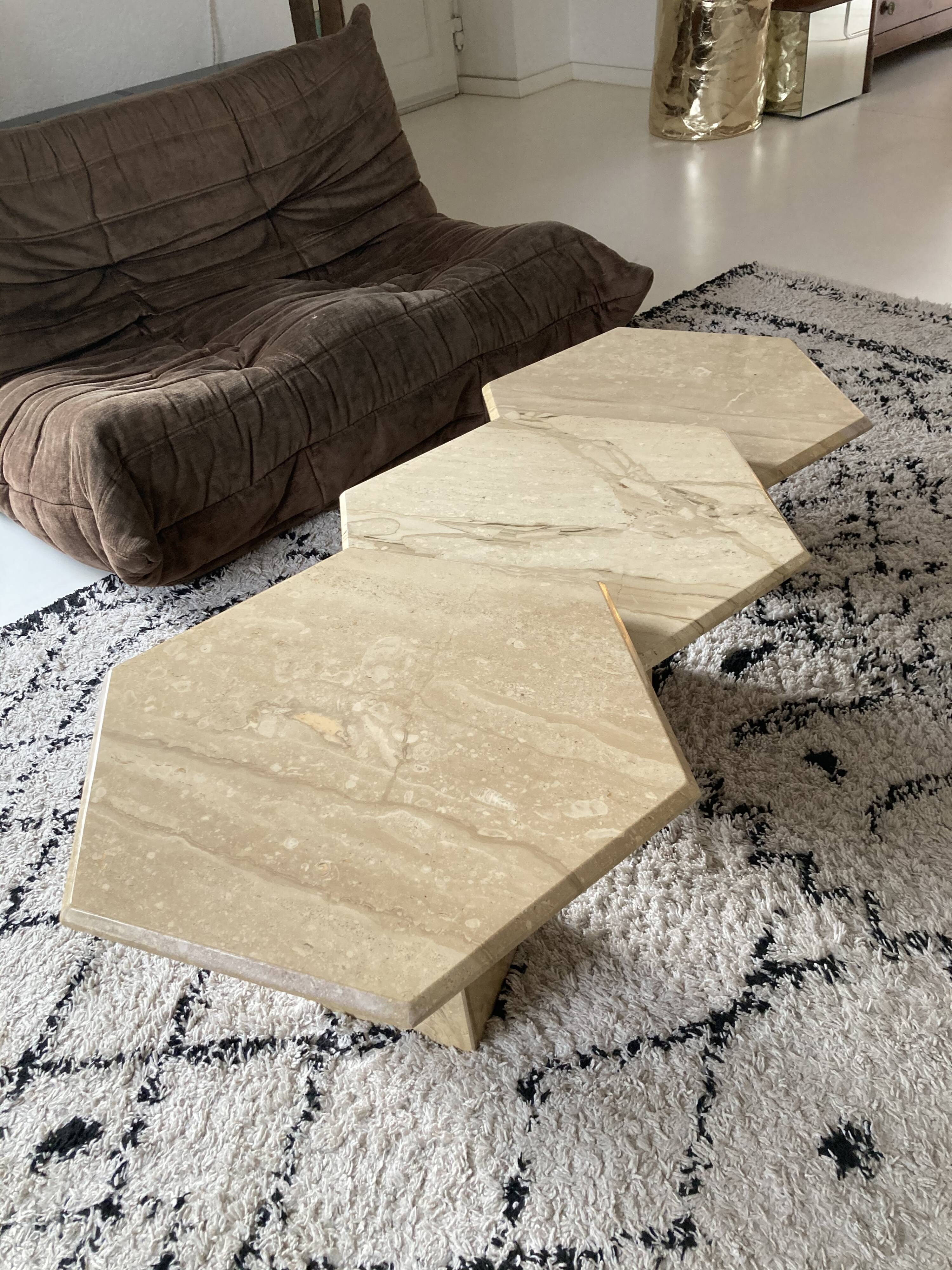 Set of 3 hexagonal coffee tables in 70s travertine