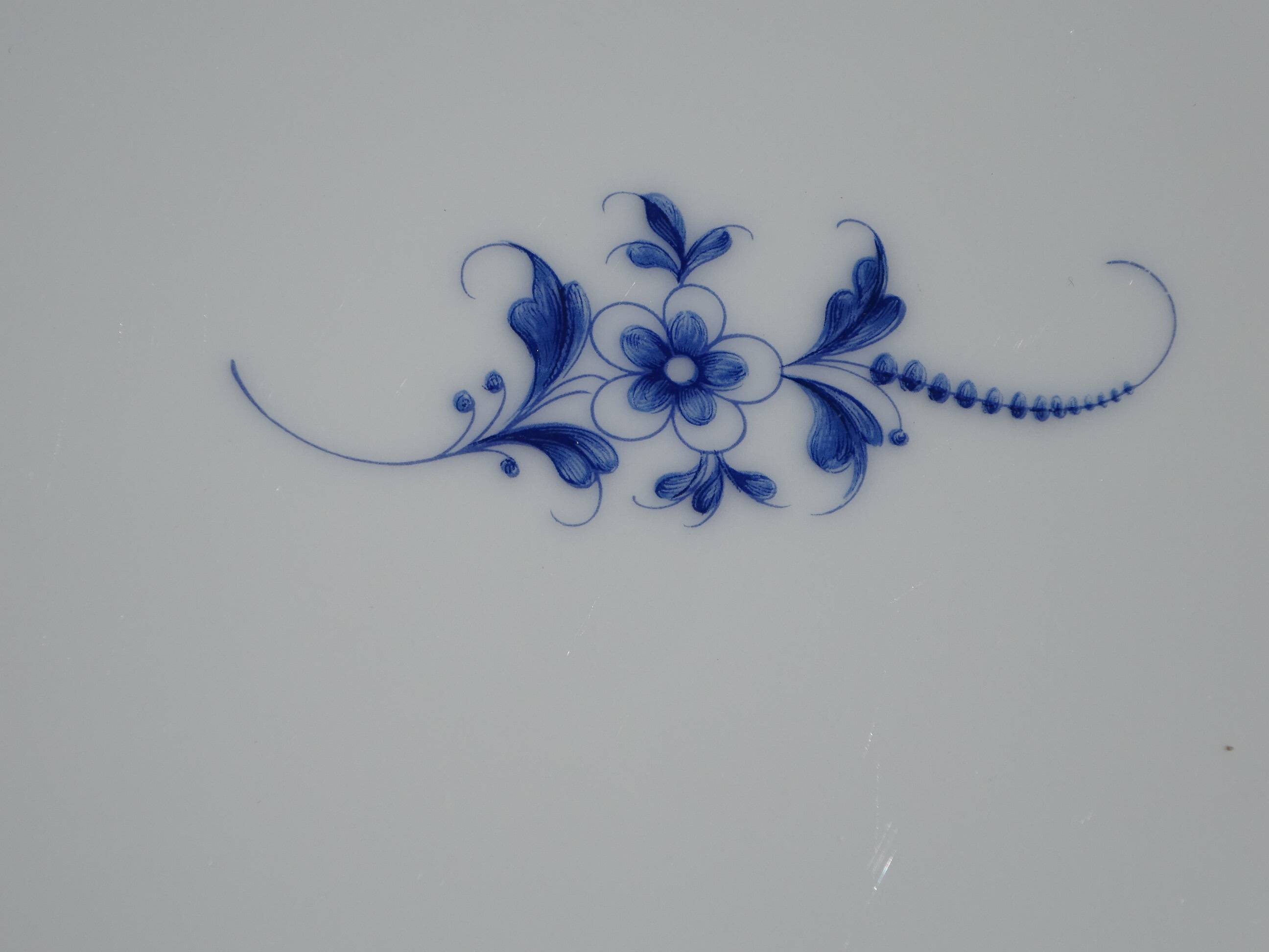 Dessert service, 13 pieces in Limoges porcelain, Bernardaud