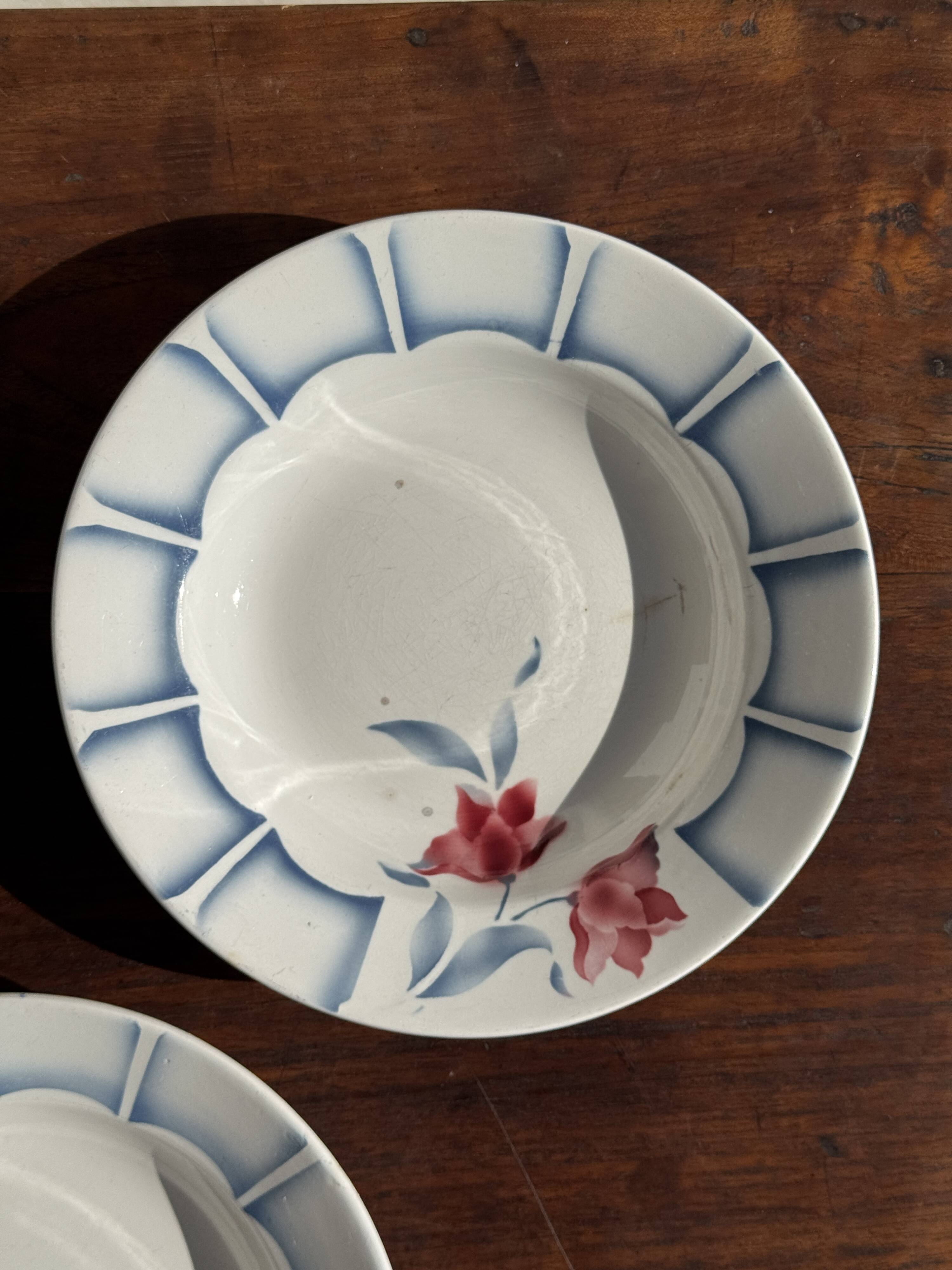 Set of 3 deep plates Digoin Sarreguemines blue with pink flowers D23