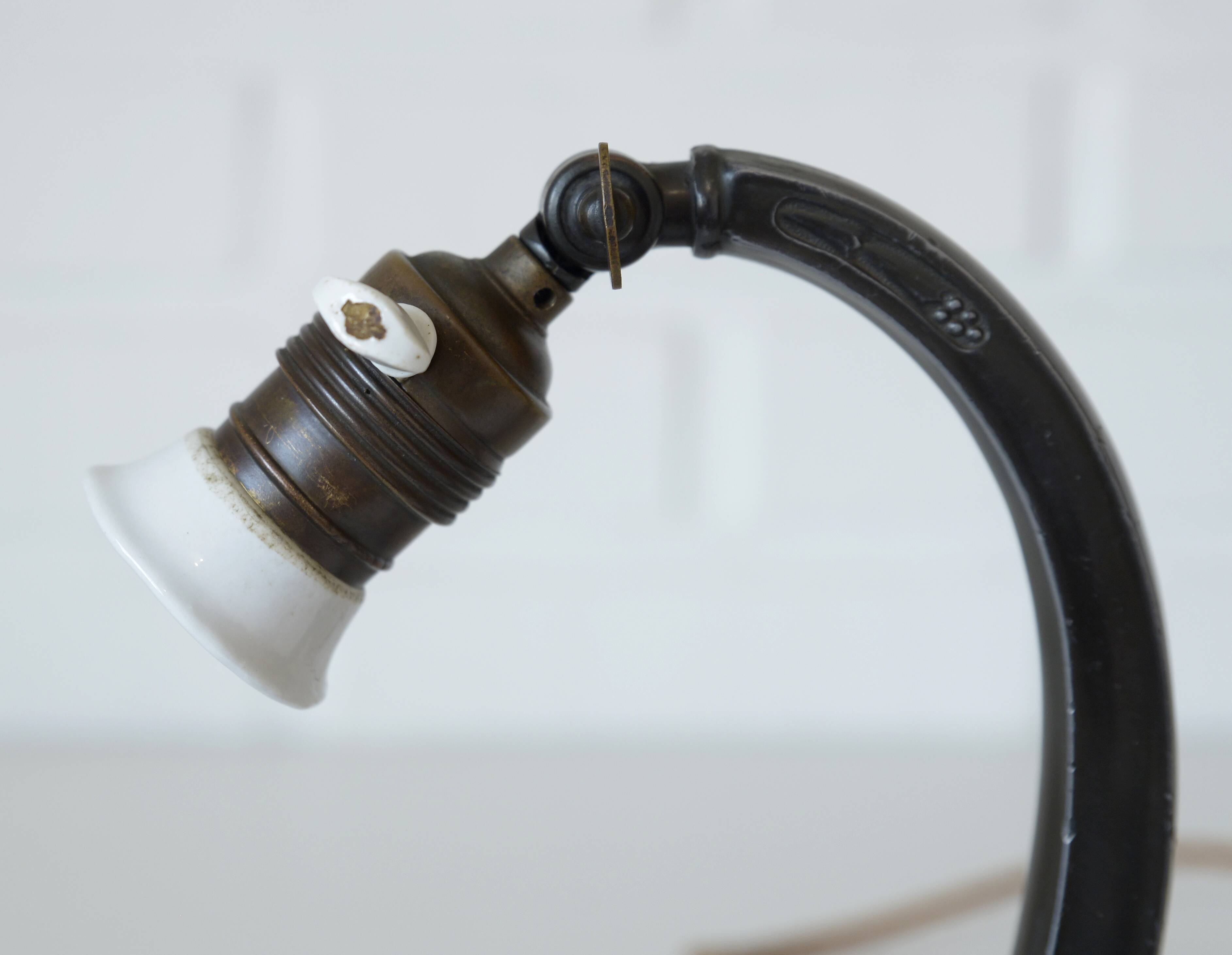 Lampe de bureau antique Art Nouveau lampe de table lampe de chevet en laiton Autriche années 1920