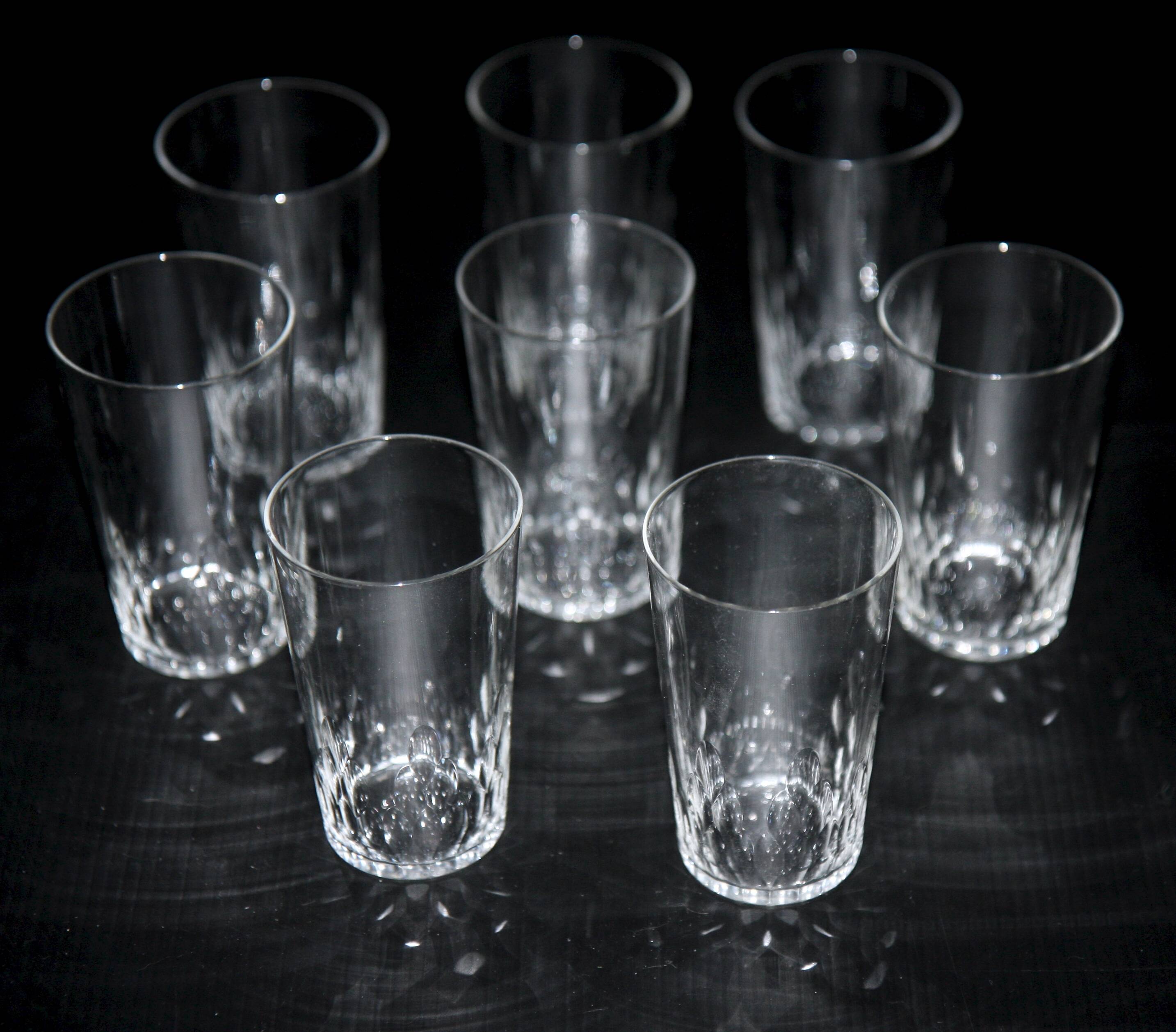 8 Baccarat goblet glasses in cut crystal.