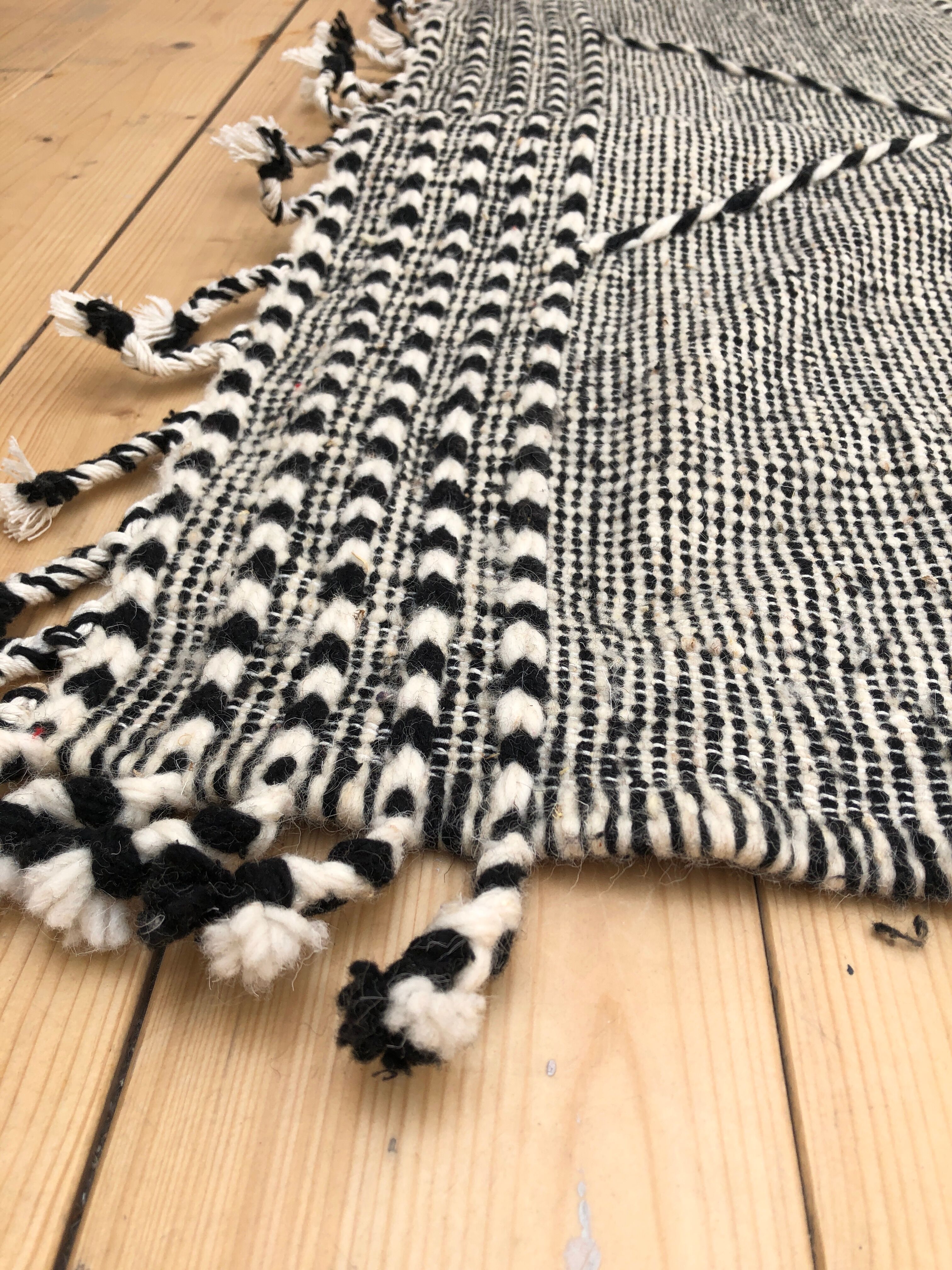 Moroccan Berber carpet Kilim Zanafi black and white 1, 47x1,04