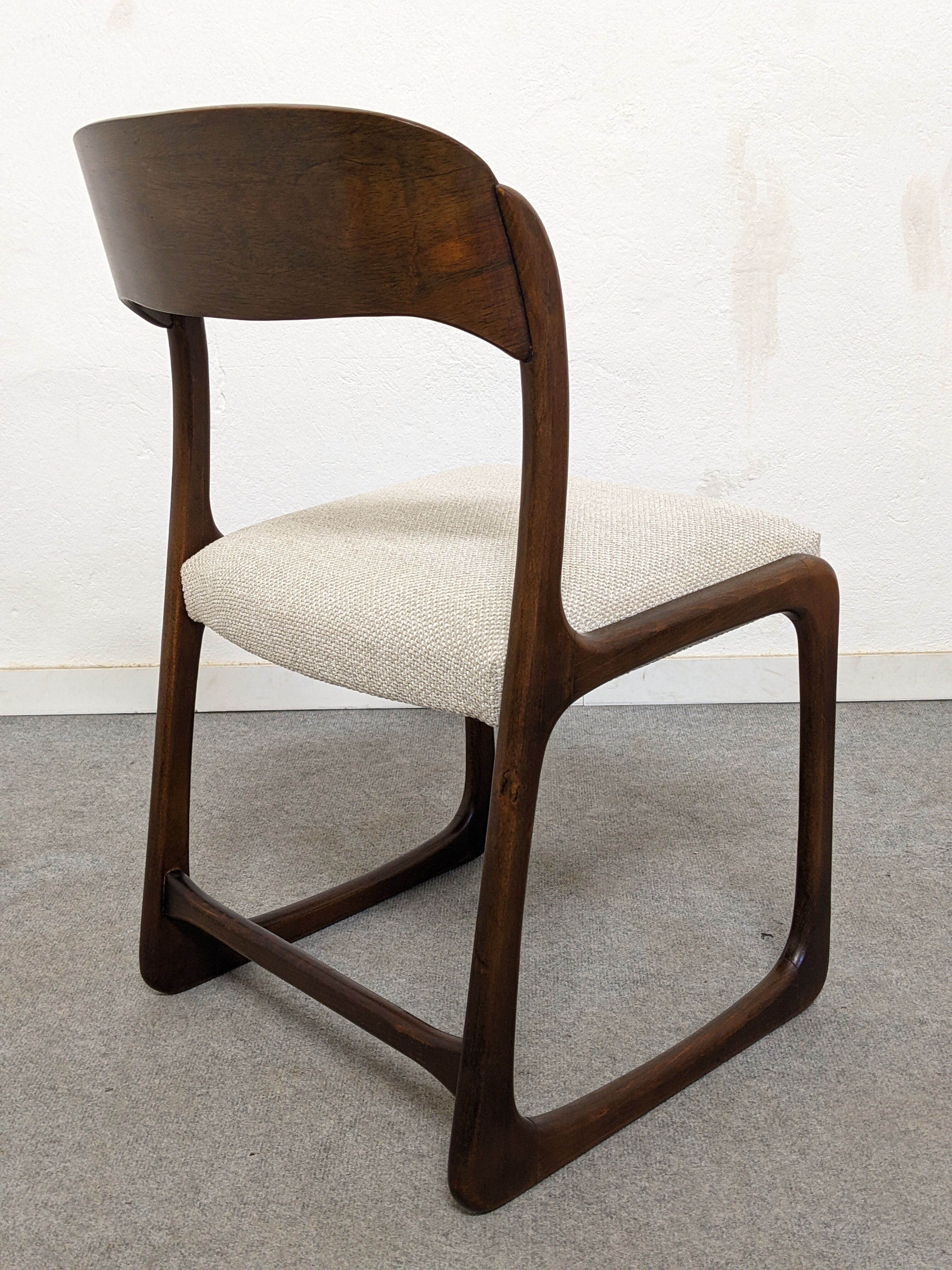 Series of 4 Baumann sled chairs from the 60s/70s