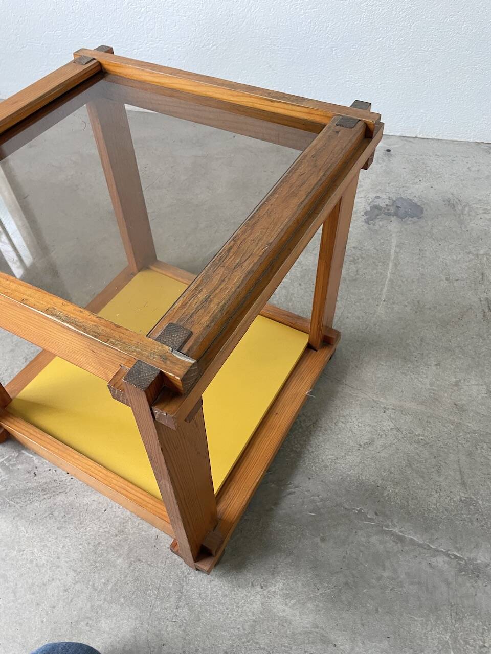 Bedside “cube” side table in pine DLG Regain